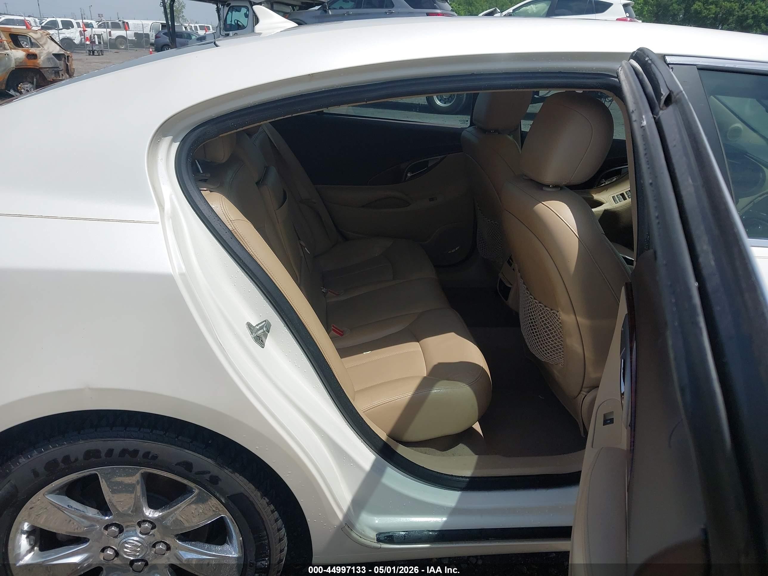 2012 Buick Lacrosse Leather Group White vin: 1G4GC5E37CF182511