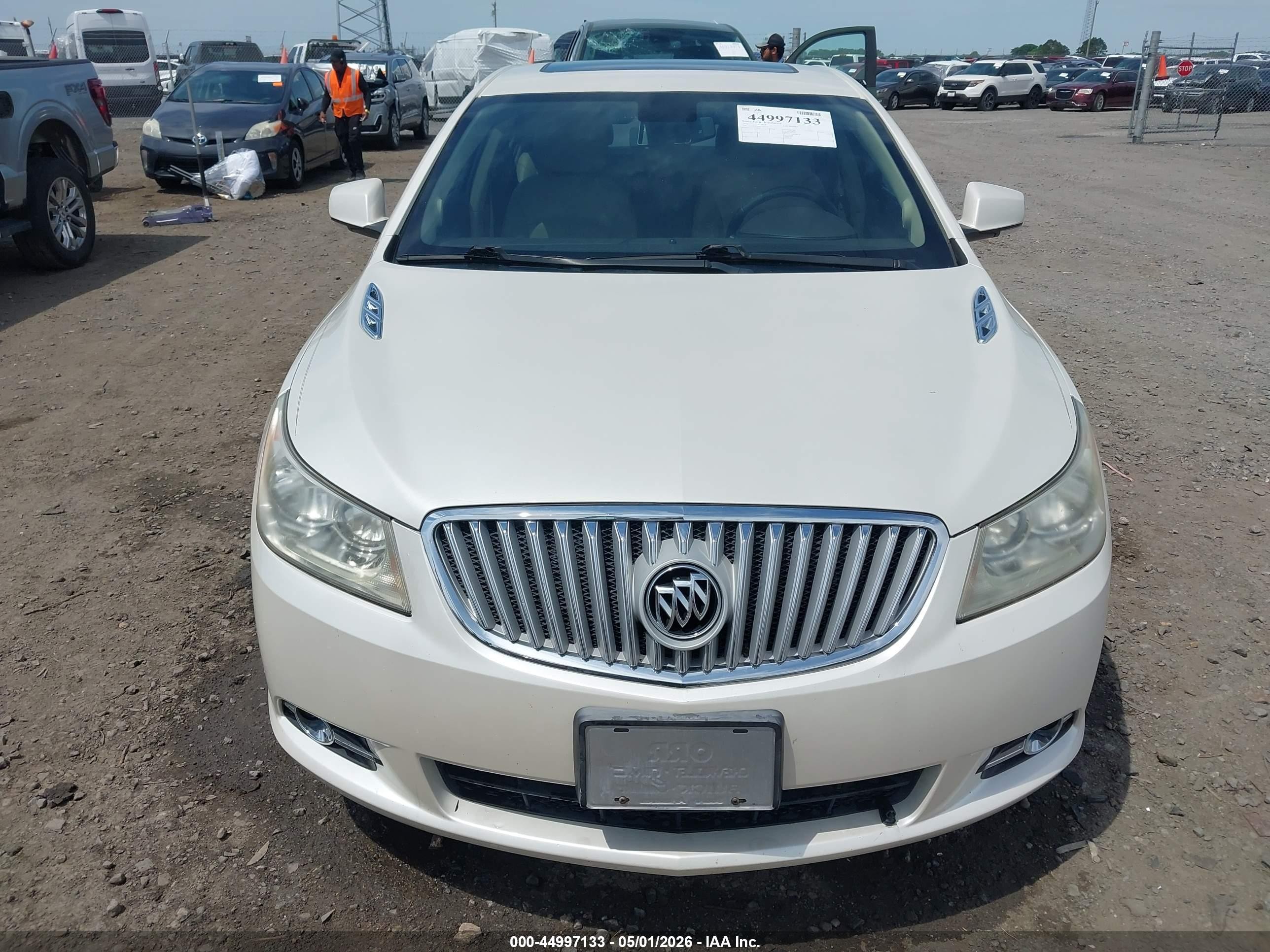 2012 Buick Lacrosse Leather Group White vin: 1G4GC5E37CF182511