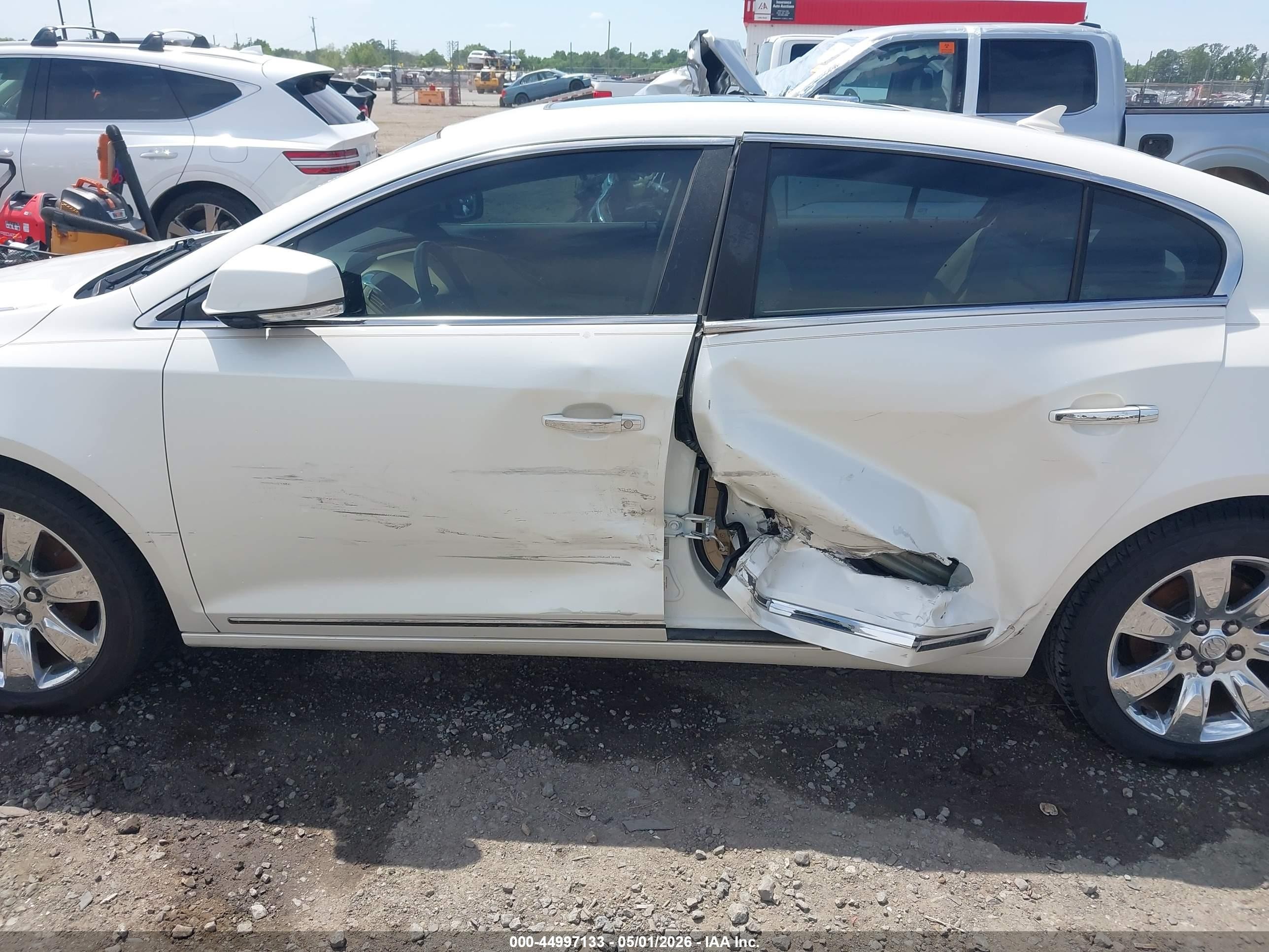 2012 Buick Lacrosse Leather Group White vin: 1G4GC5E37CF182511