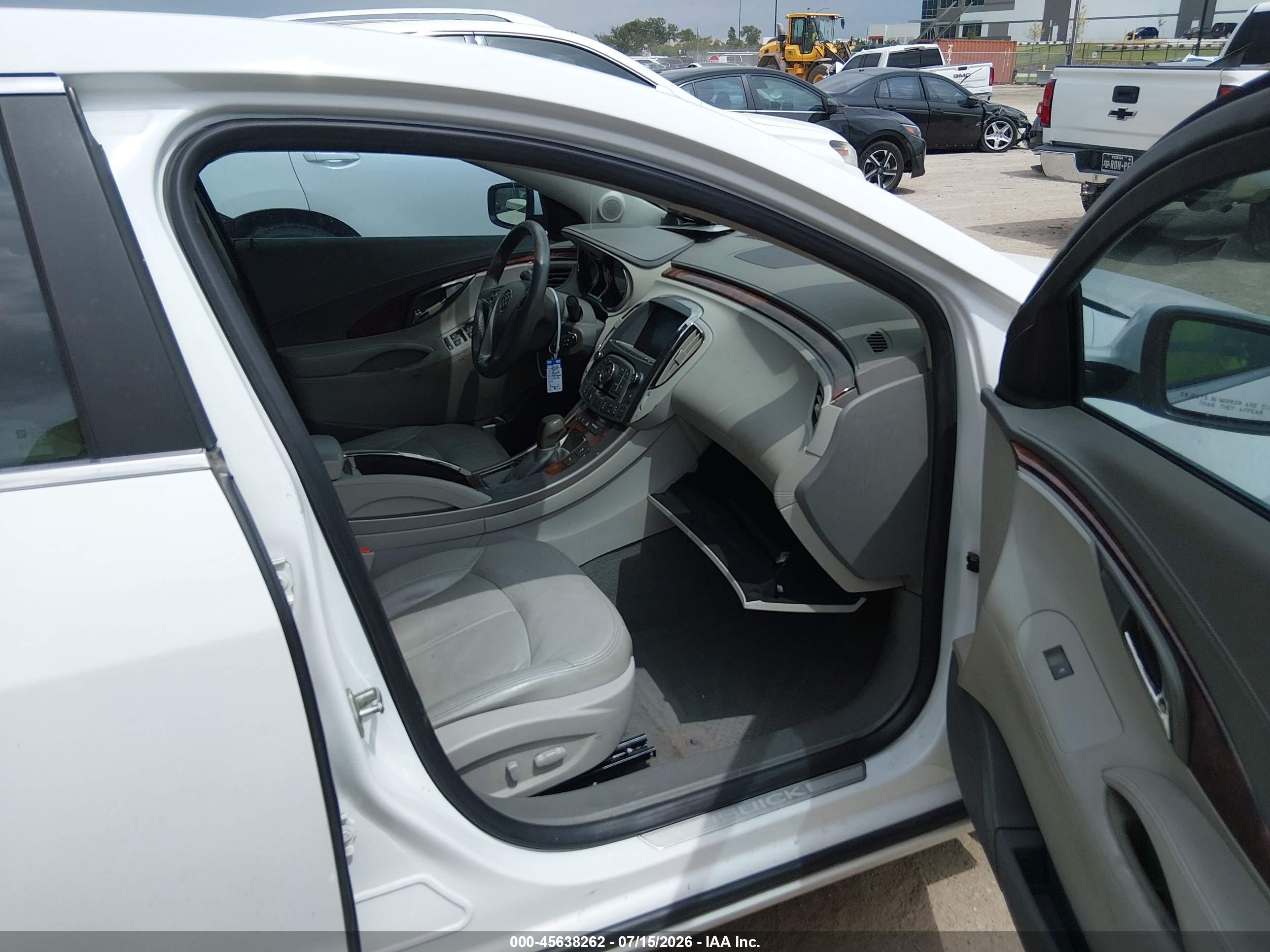 2013 Buick Lacrosse Leather Group White vin: 1G4GC5E37DF123556