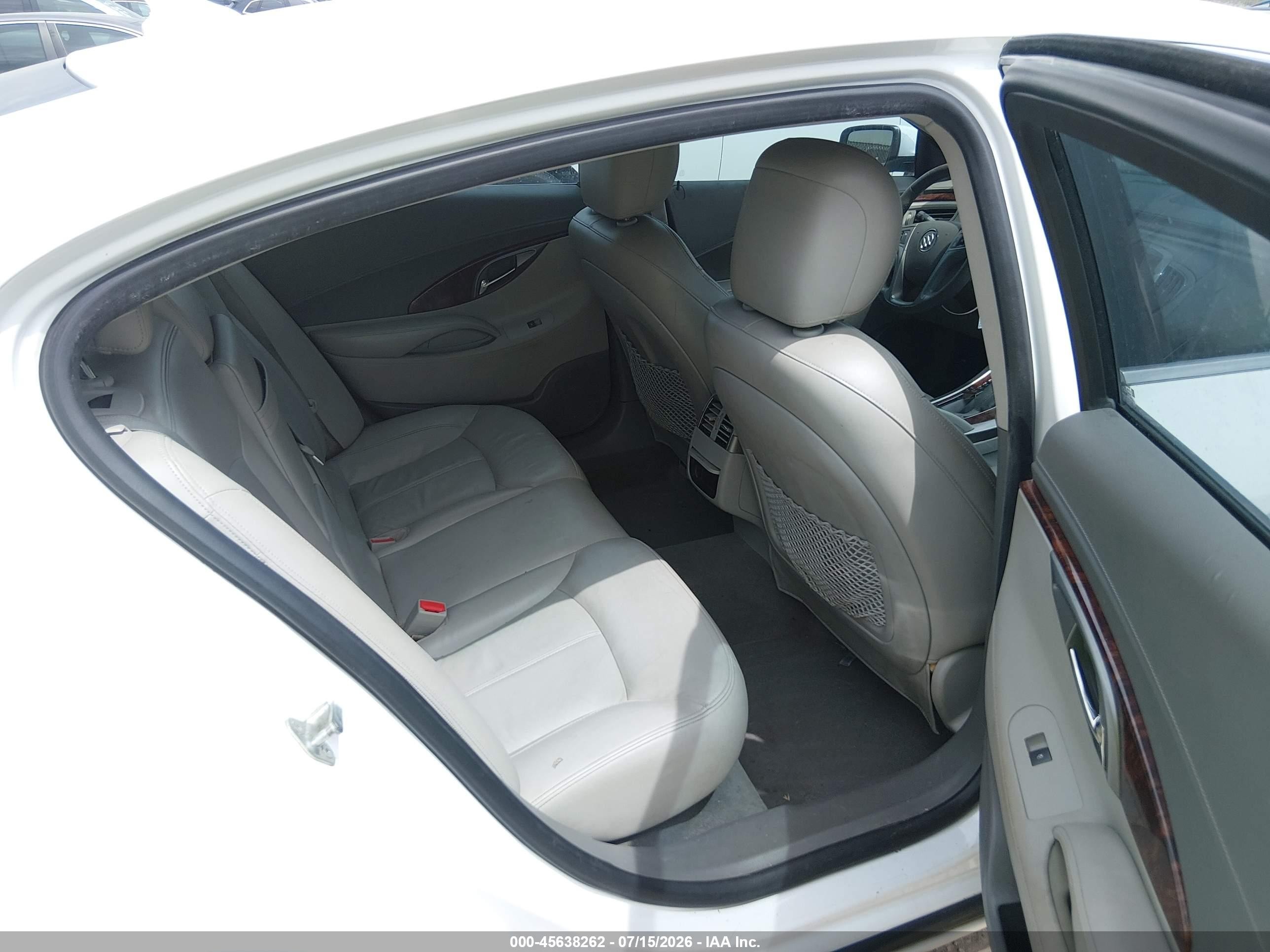 2013 Buick Lacrosse Leather Group White vin: 1G4GC5E37DF123556