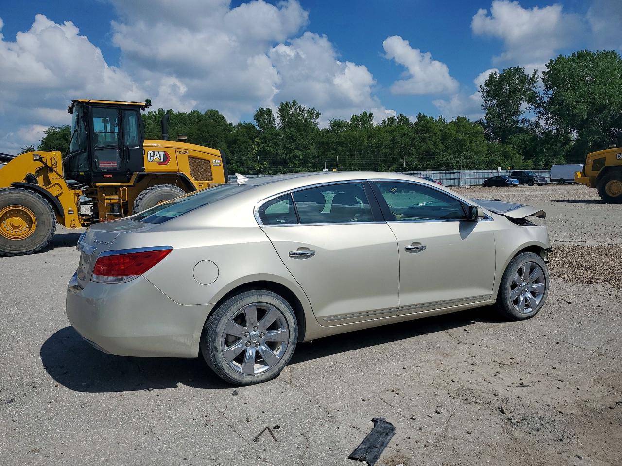 2013 Buick Lacrosse Кремовый vin: 1G4GC5E37DF328522