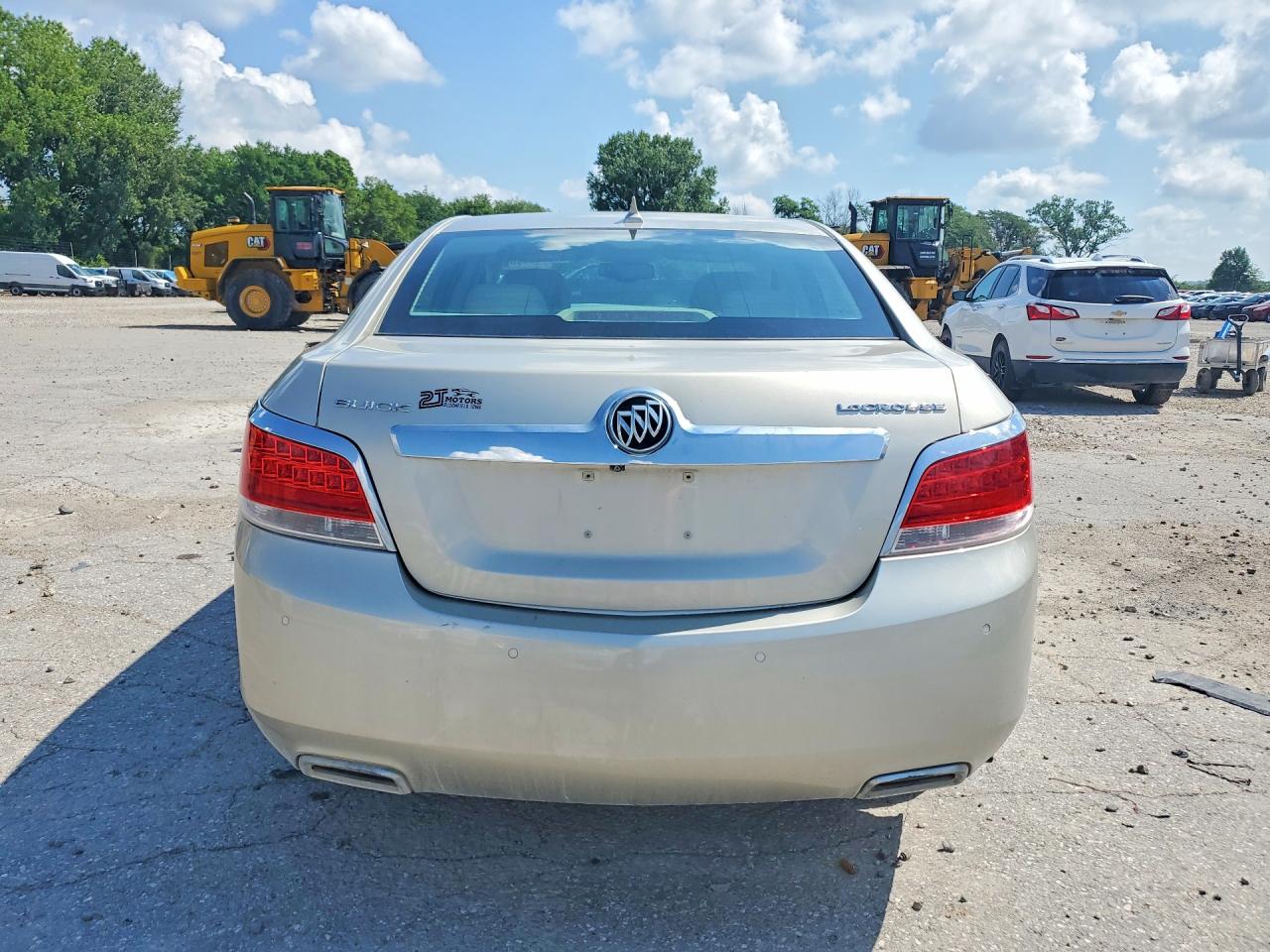 2013 Buick Lacrosse Кремовый vin: 1G4GC5E37DF328522