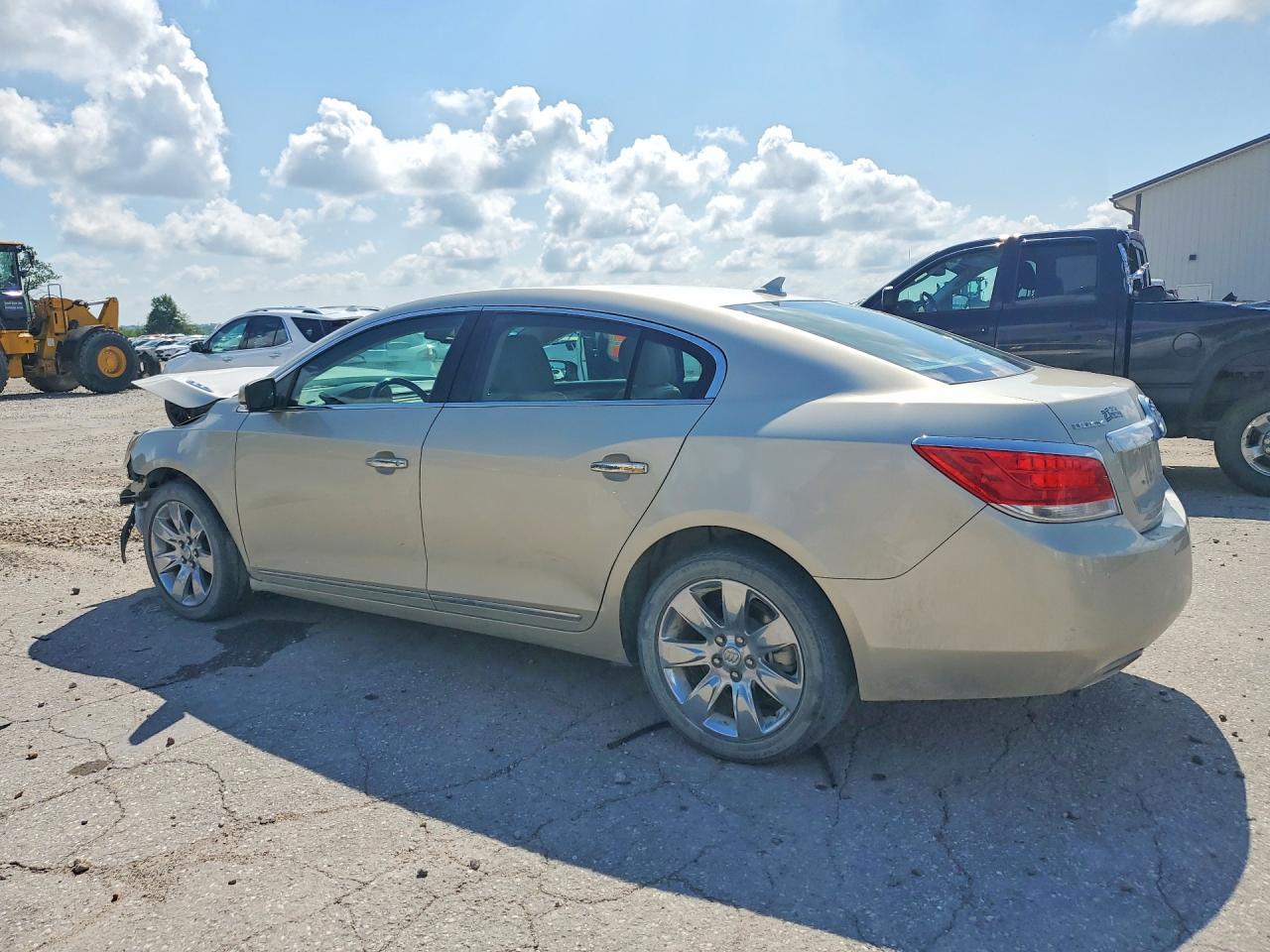 2013 Buick Lacrosse Кремовый vin: 1G4GC5E37DF328522