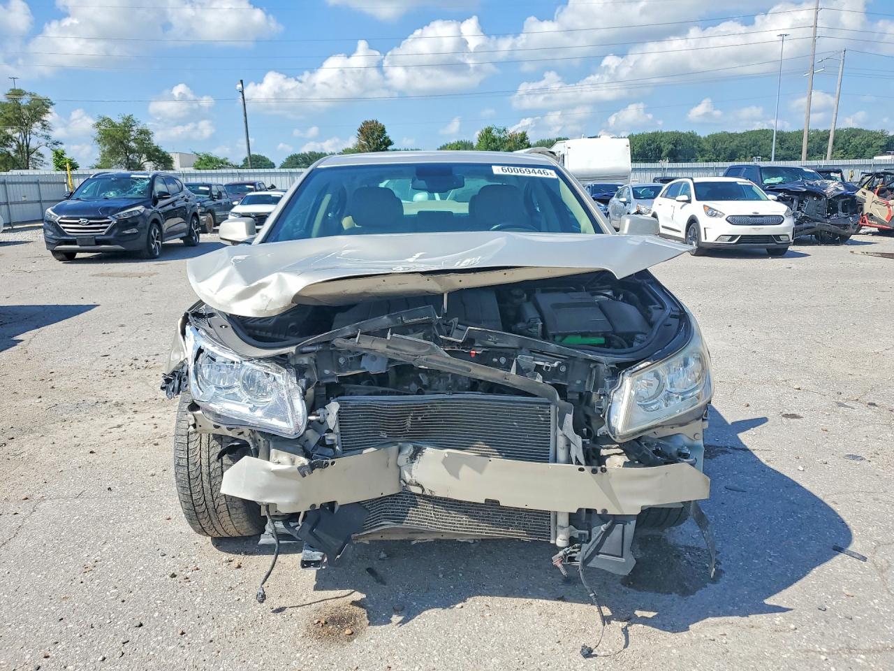 2013 Buick Lacrosse Кремовый vin: 1G4GC5E37DF328522