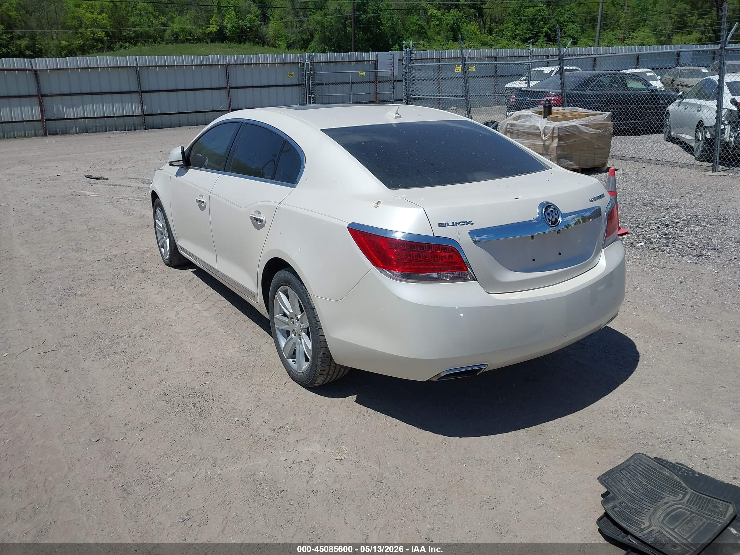 2012 Buick Lacrosse Leather Group White vin: 1G4GC5E38CF352908