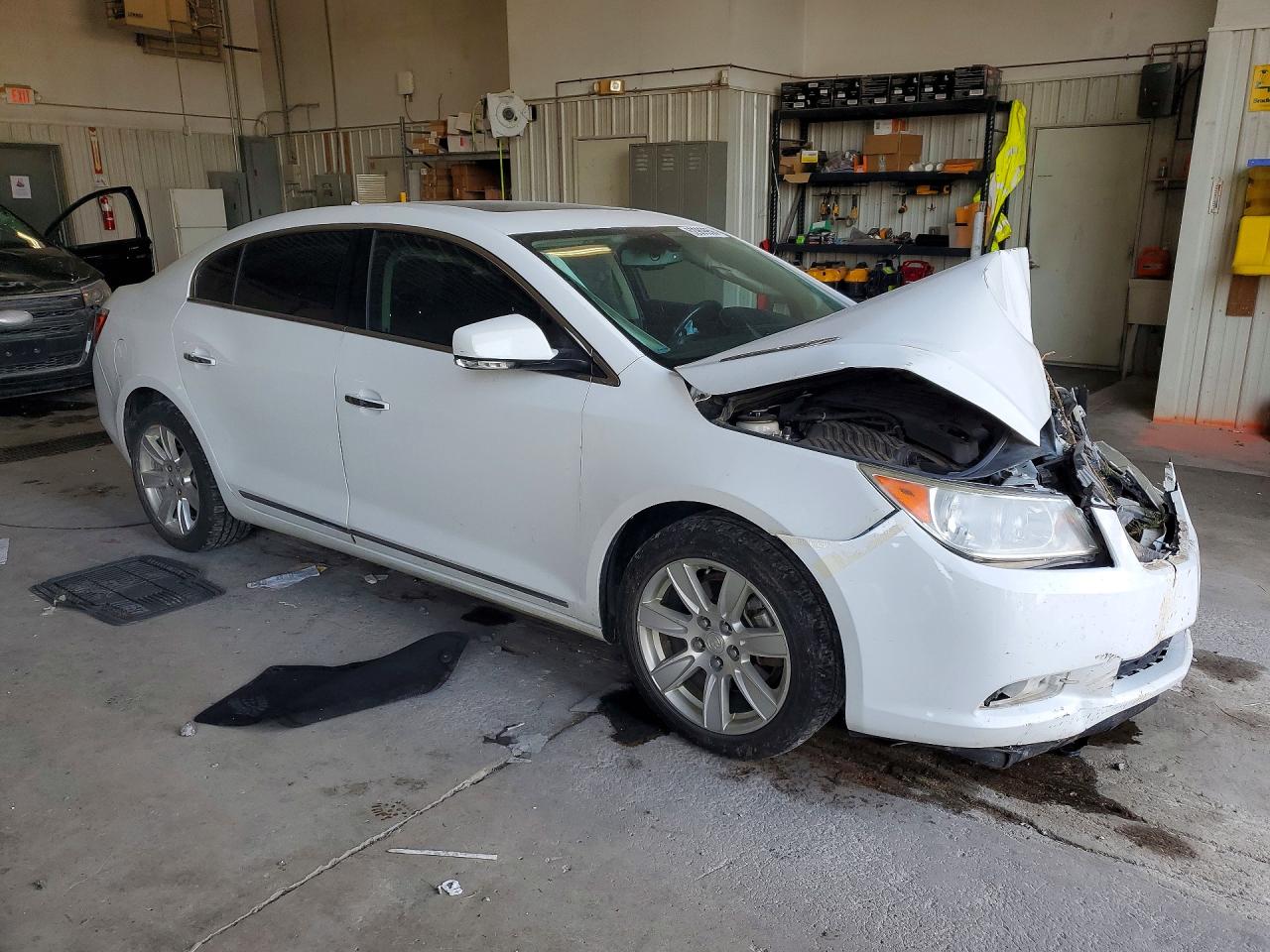 2012 Buick Lacrosse White vin: 1G4GC5E39CF137389