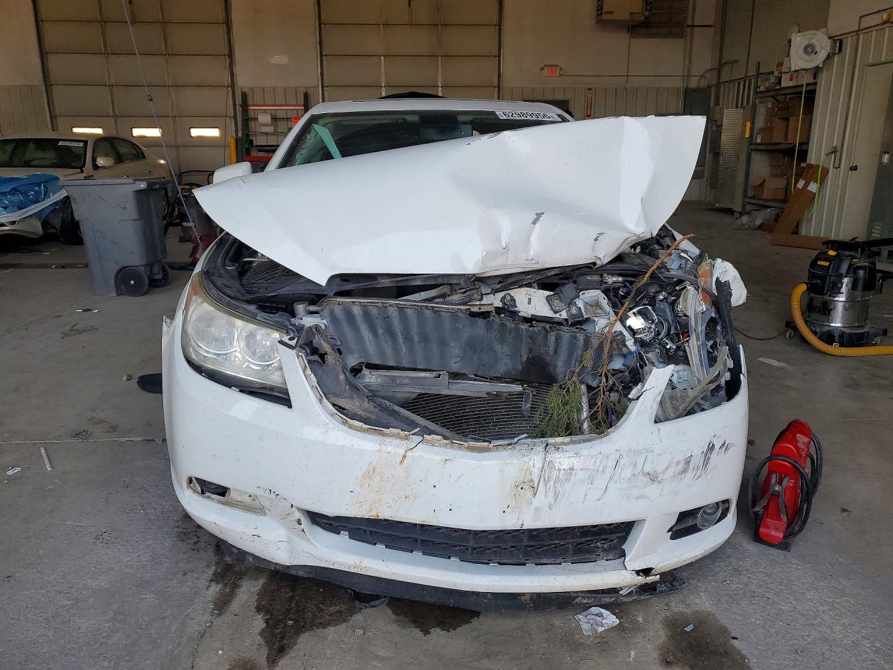 2012 Buick Lacrosse White vin: 1G4GC5E39CF137389