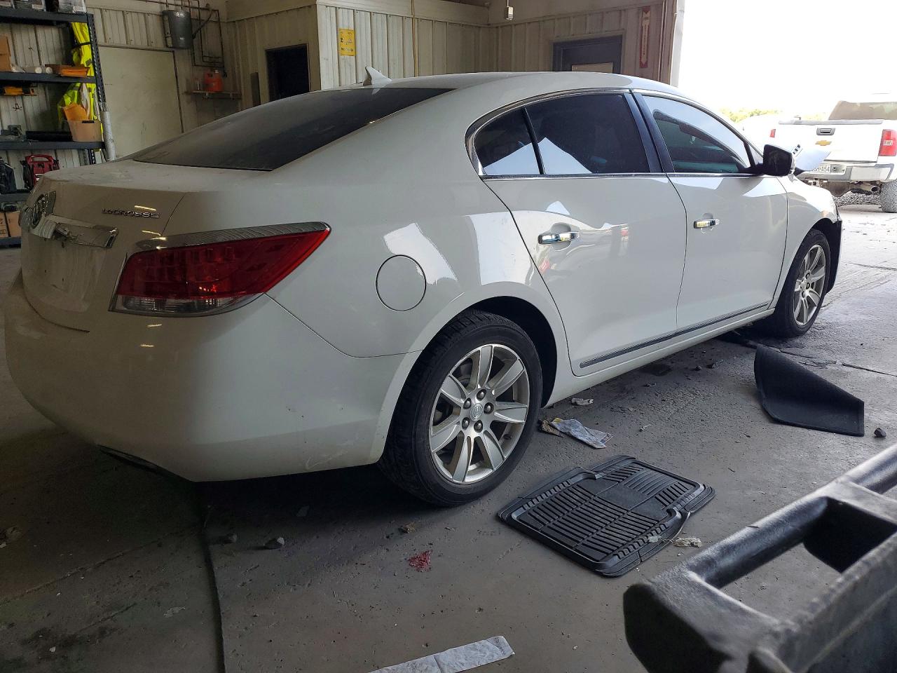 2012 Buick Lacrosse White vin: 1G4GC5E39CF137389