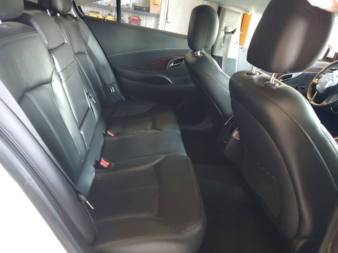 2012 Buick Lacrosse White vin: 1G4GC5E39CF137389