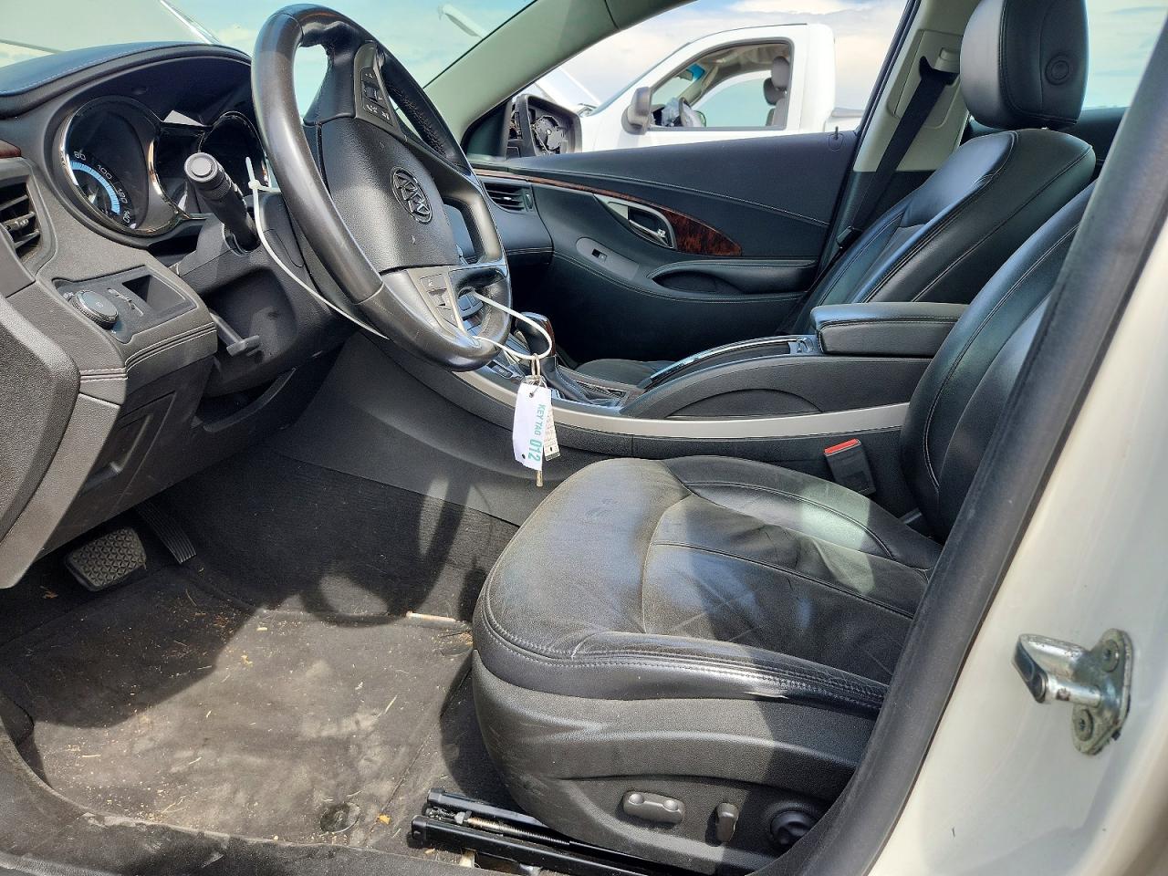 2012 Buick Lacrosse White vin: 1G4GC5E39CF162020
