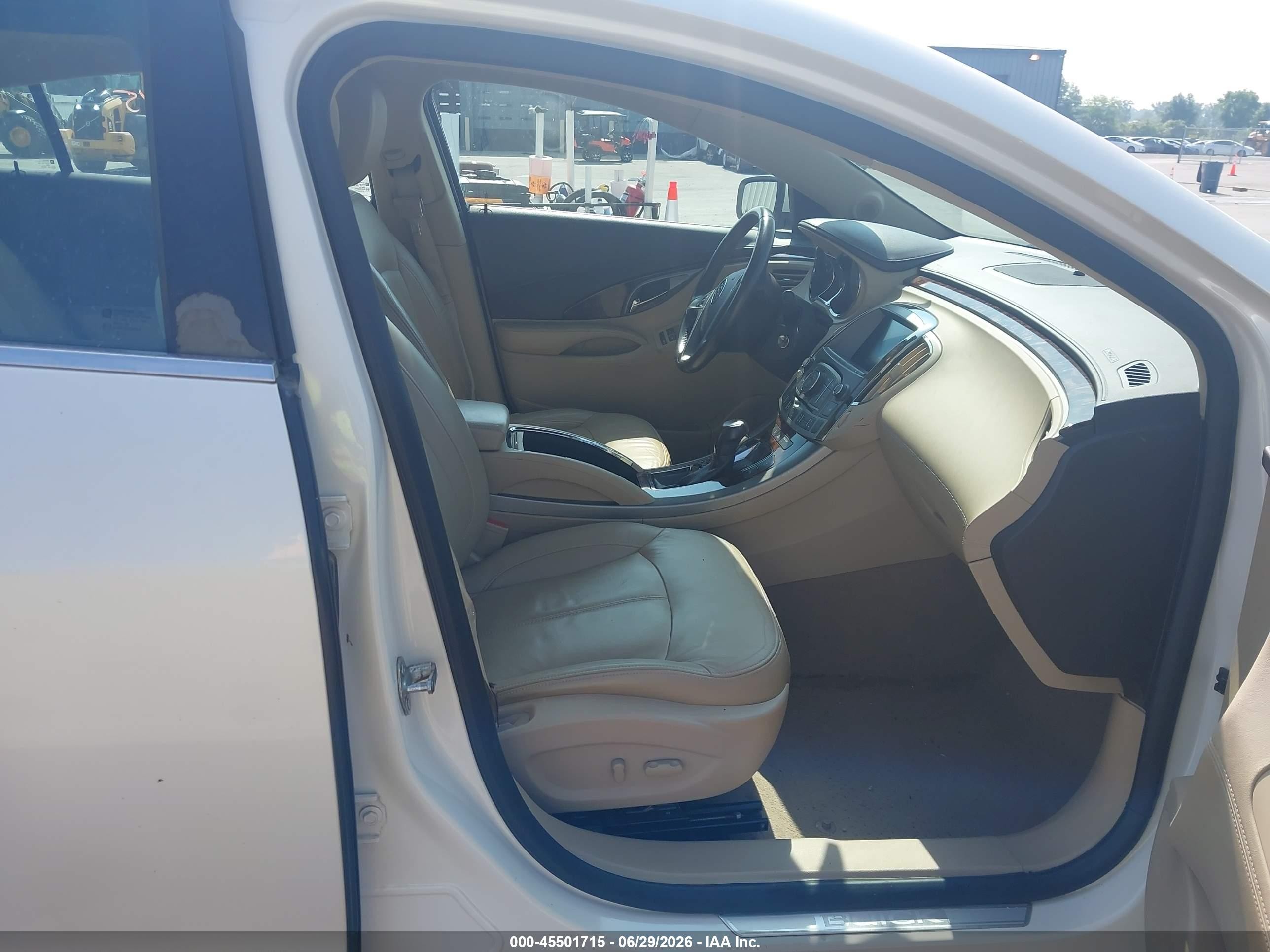 2013 Buick Lacrosse Leather Group White vin: 1G4GC5E39DF172628