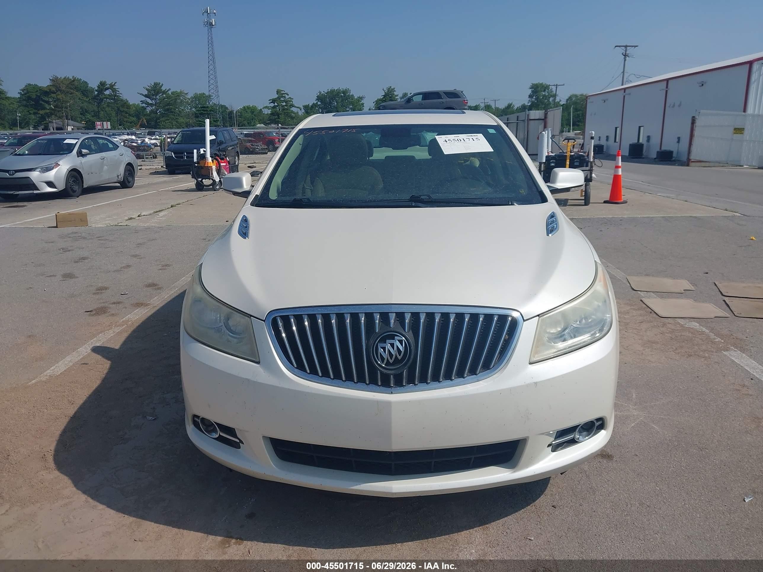 2013 Buick Lacrosse Leather Group White vin: 1G4GC5E39DF172628