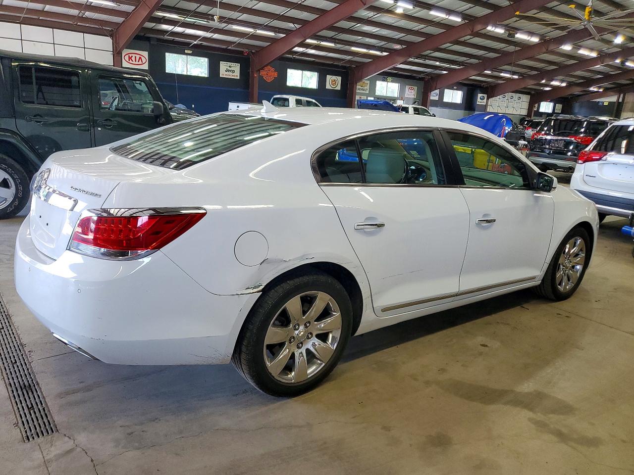 2013 Buick Lacrosse White vin: 1G4GC5E39DF214554