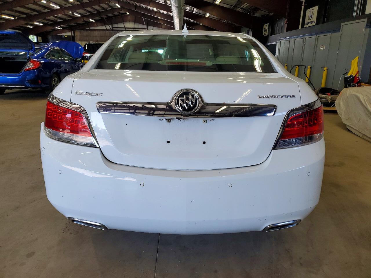 2013 Buick Lacrosse White vin: 1G4GC5E39DF214554