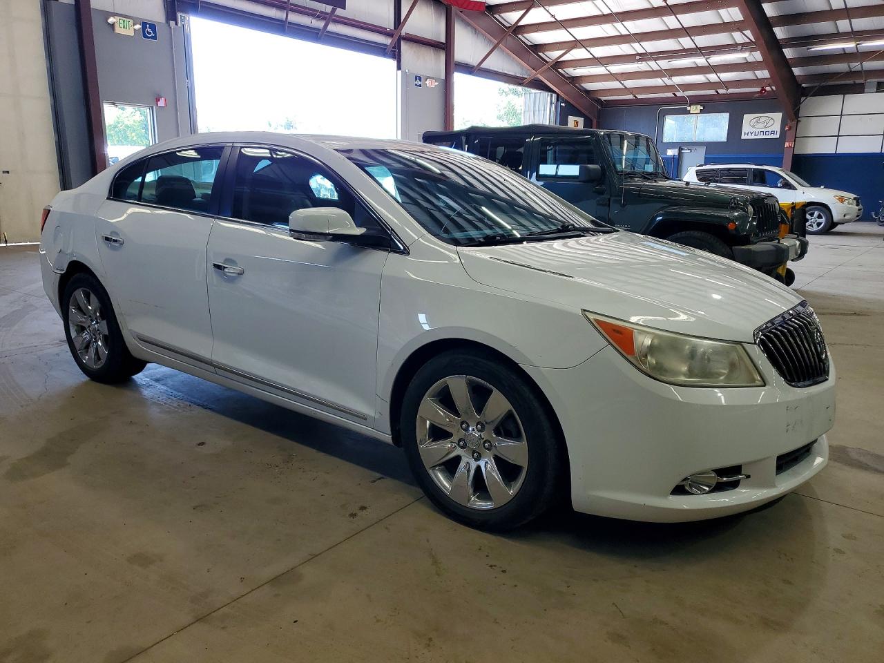 2013 Buick Lacrosse White vin: 1G4GC5E39DF214554