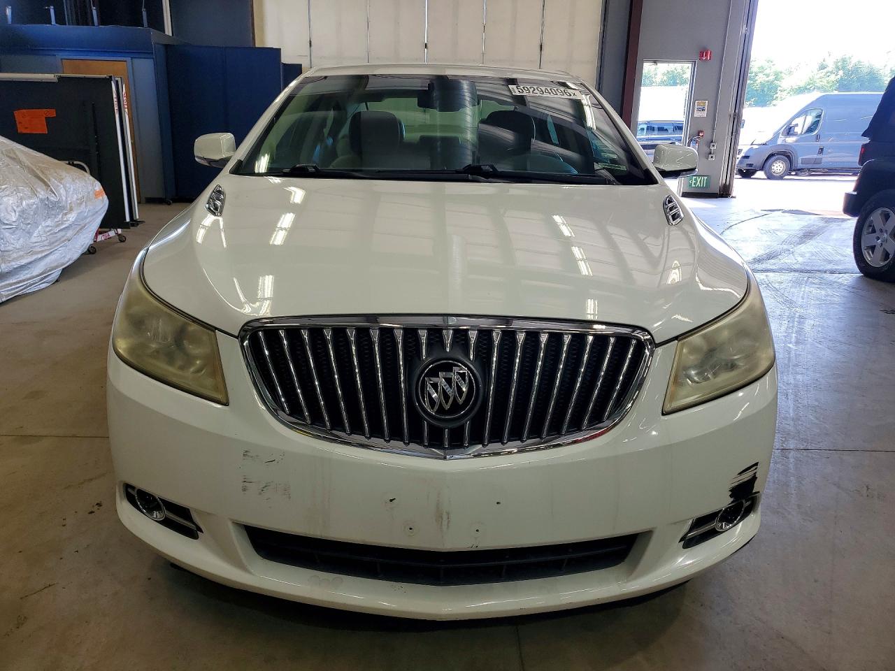 2013 Buick Lacrosse White vin: 1G4GC5E39DF214554