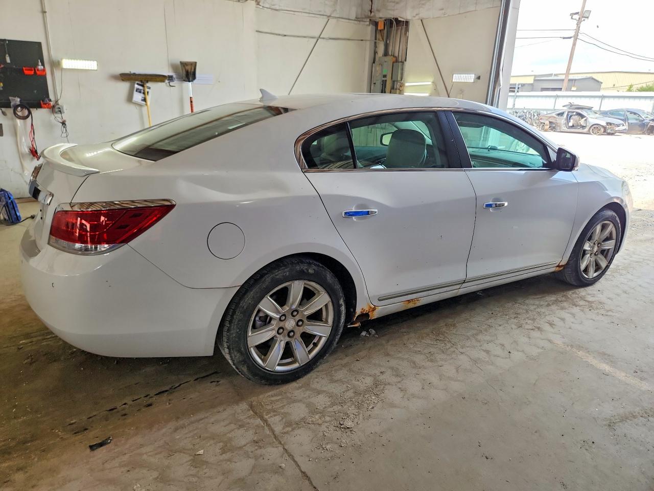 2011 Buick Lacrosse Cxl White vin: 1G4GC5EC8BF373479