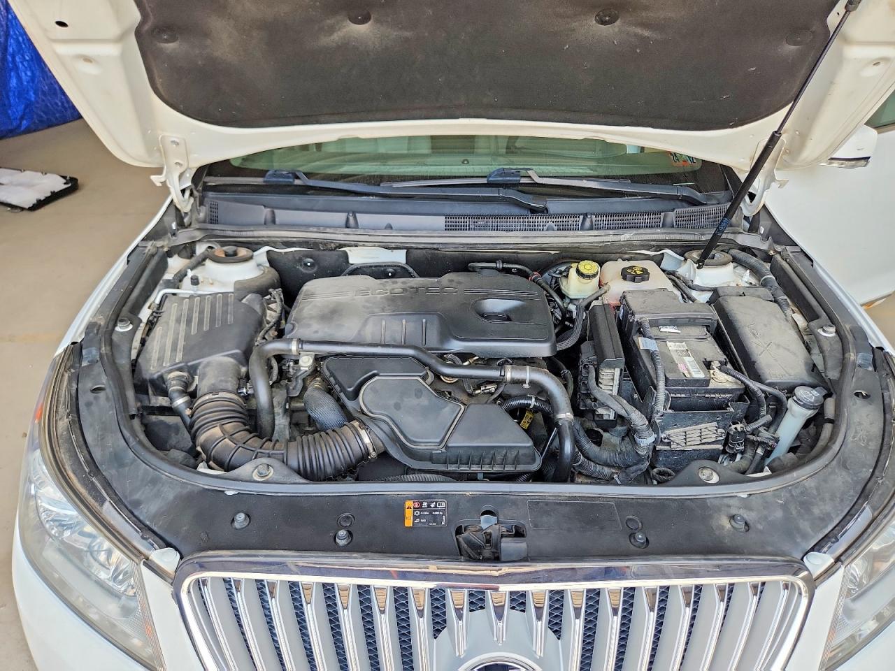 2011 Buick Lacrosse Cxl White vin: 1G4GC5EC8BF373479