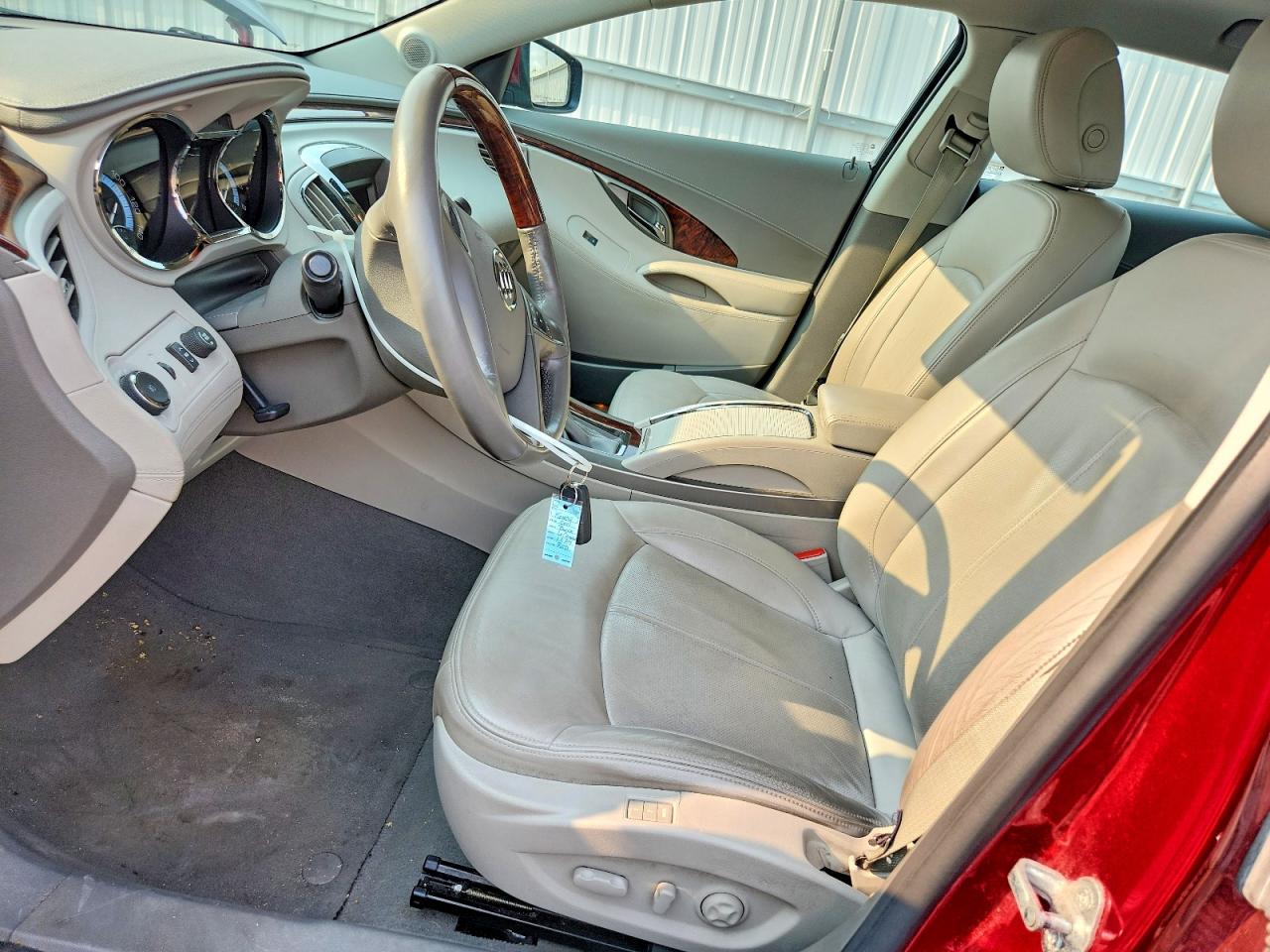 2011 Buick Lacrosse Cxl Red vin: 1G4GC5ED5BF317640