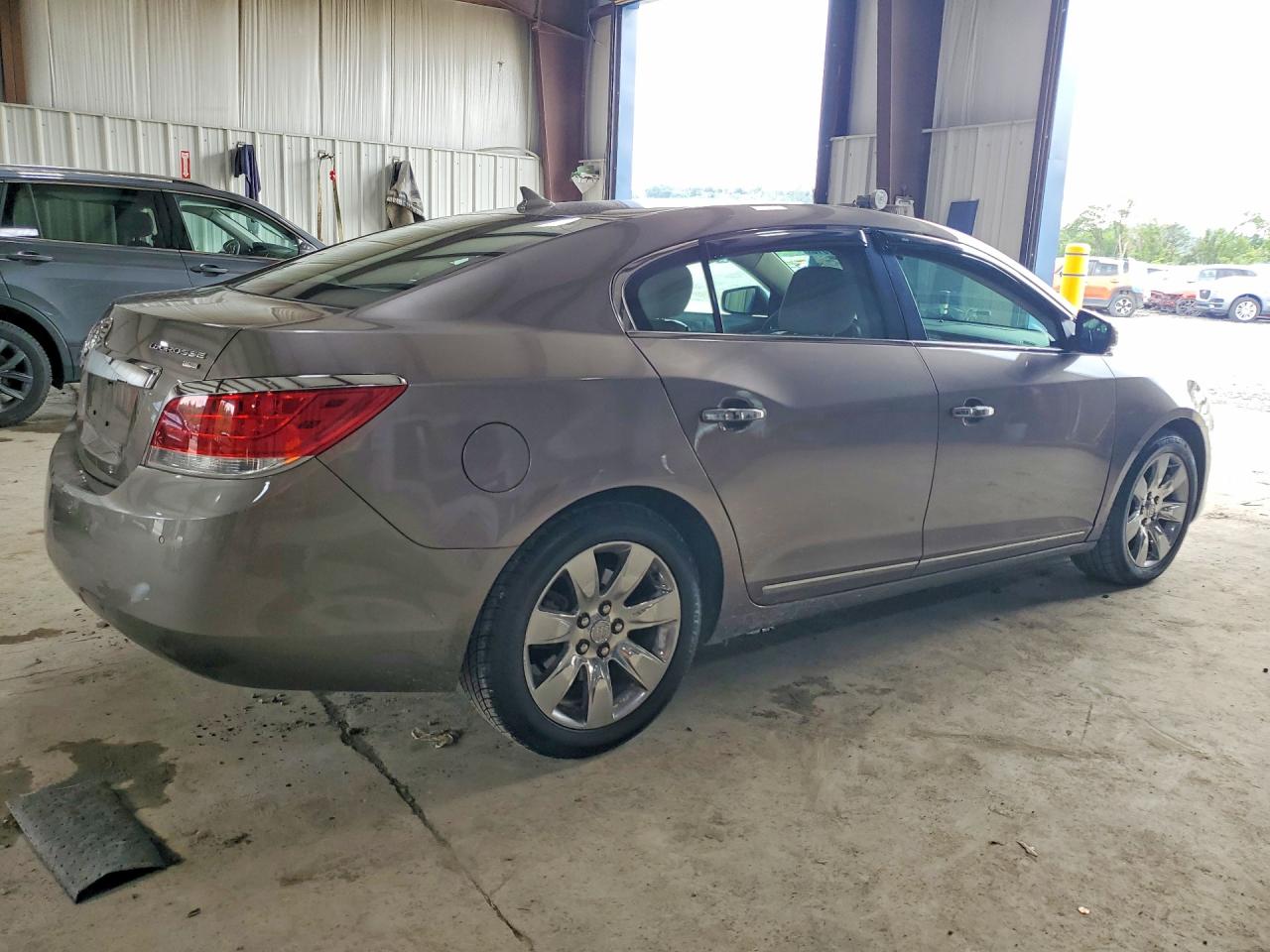 2011 Buick Lacrosse Cxl Silver vin: 1G4GC5ED5BF389972