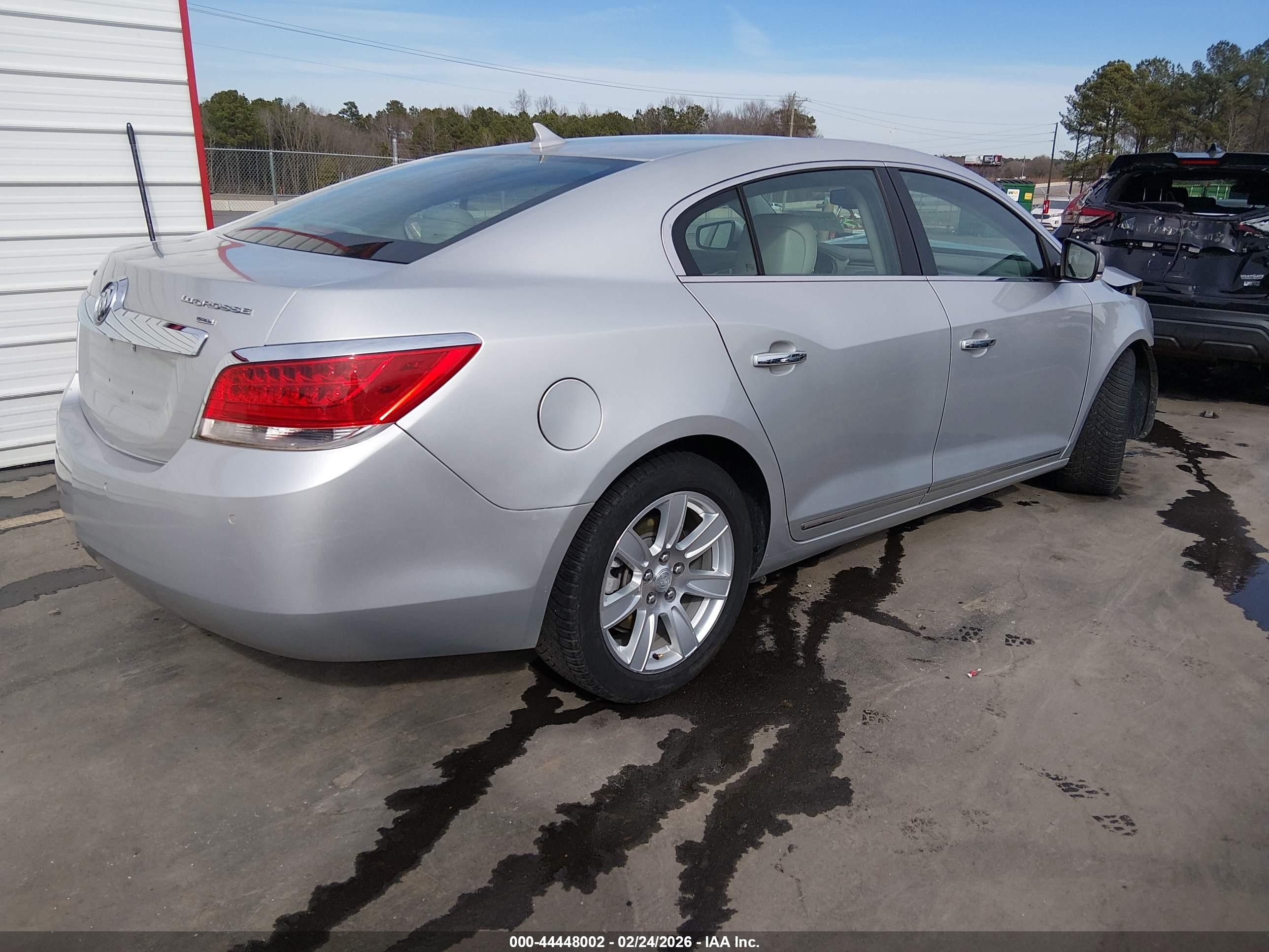 2011 Buick Lacrosse Cxl Серебряный vin: 1G4GC5ED7BF226417