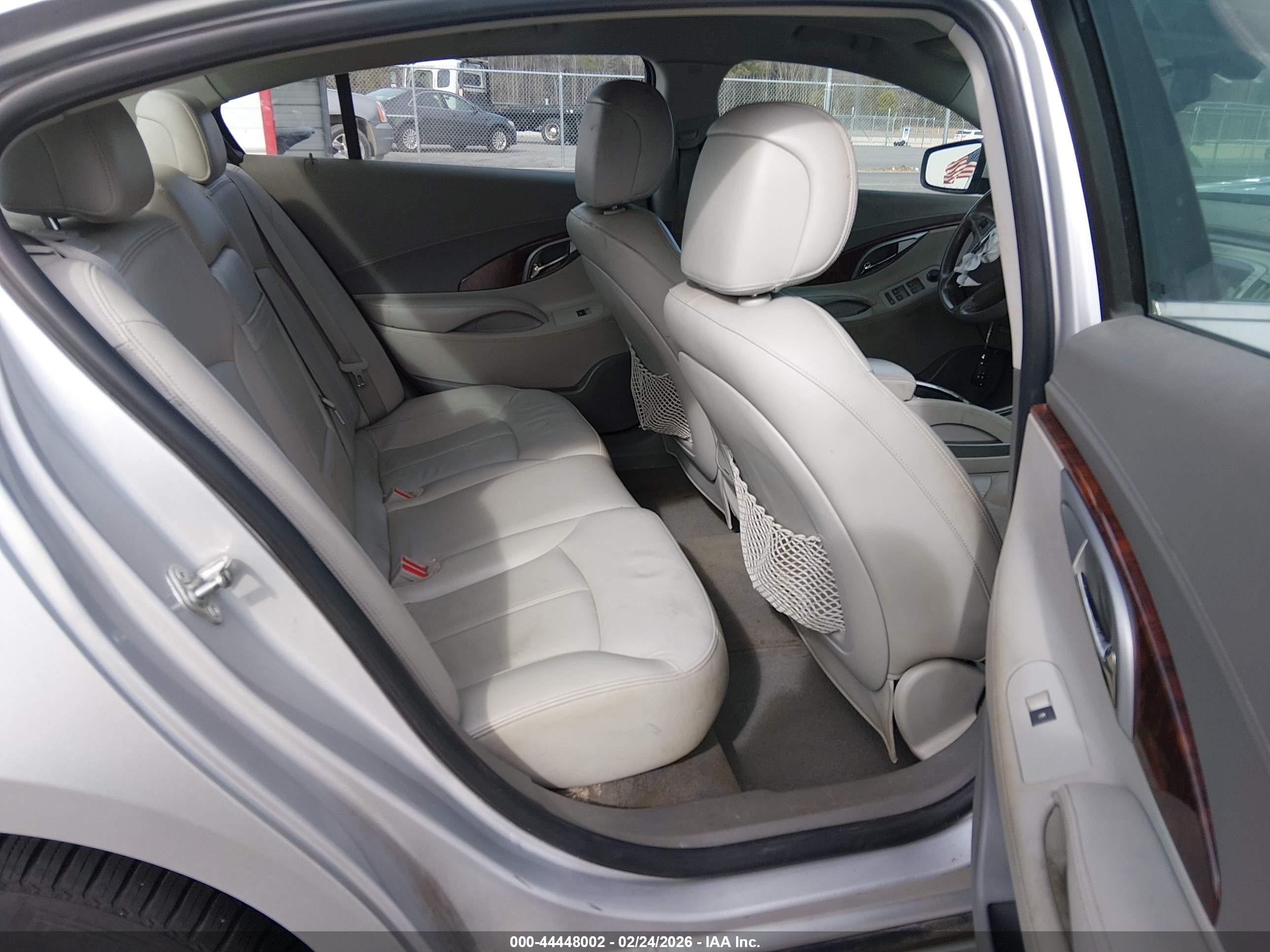 2011 Buick Lacrosse Cxl Серебряный vin: 1G4GC5ED7BF226417