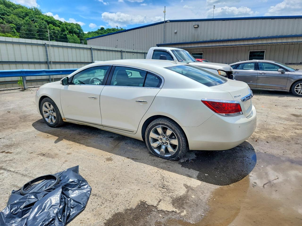 2011 Buick Lacrosse Cxl Beige vin: 1G4GC5ED7BF354317