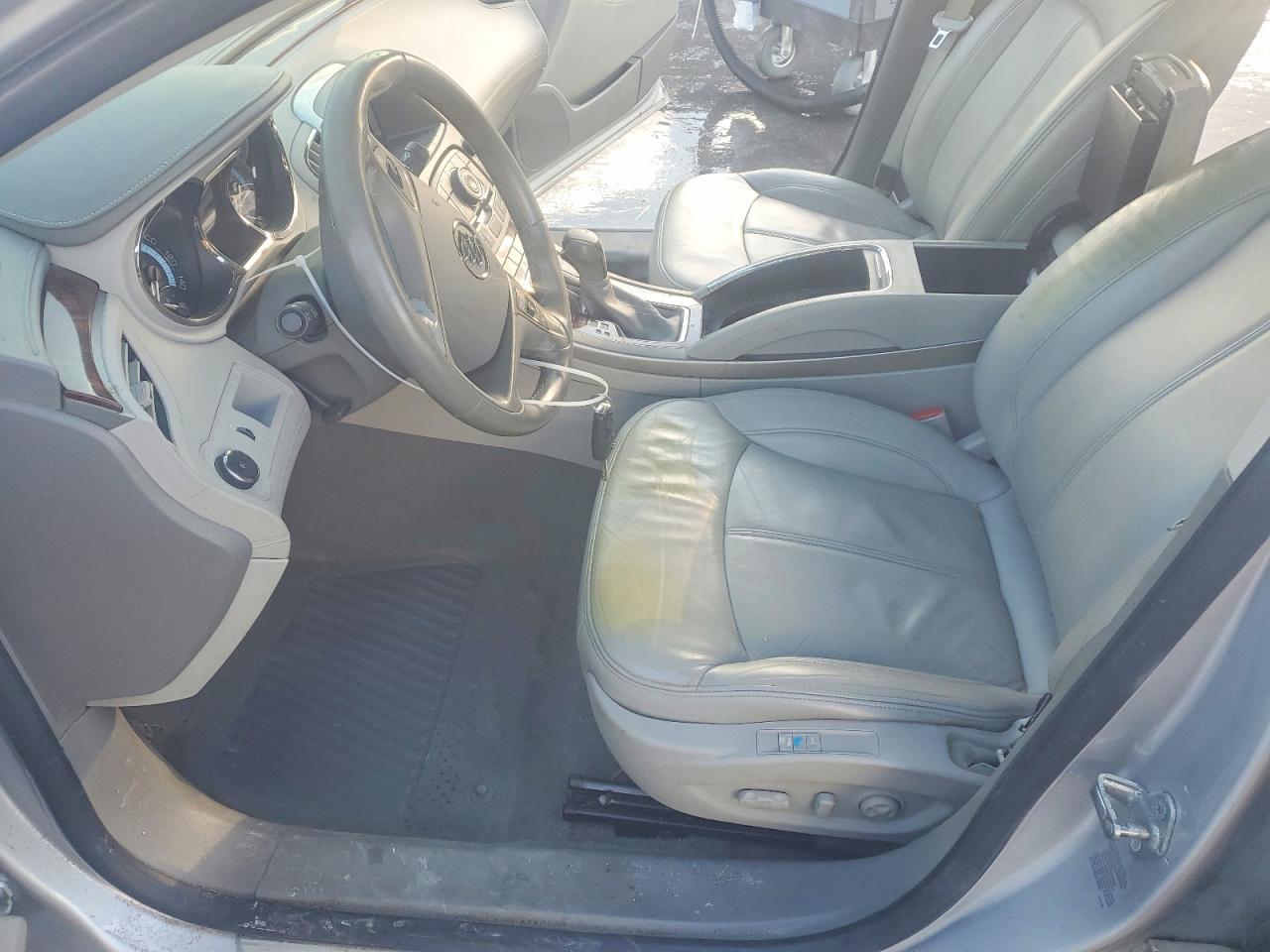2010 Buick Lacrosse Cxl Silver vin: 1G4GC5EG0AF306635