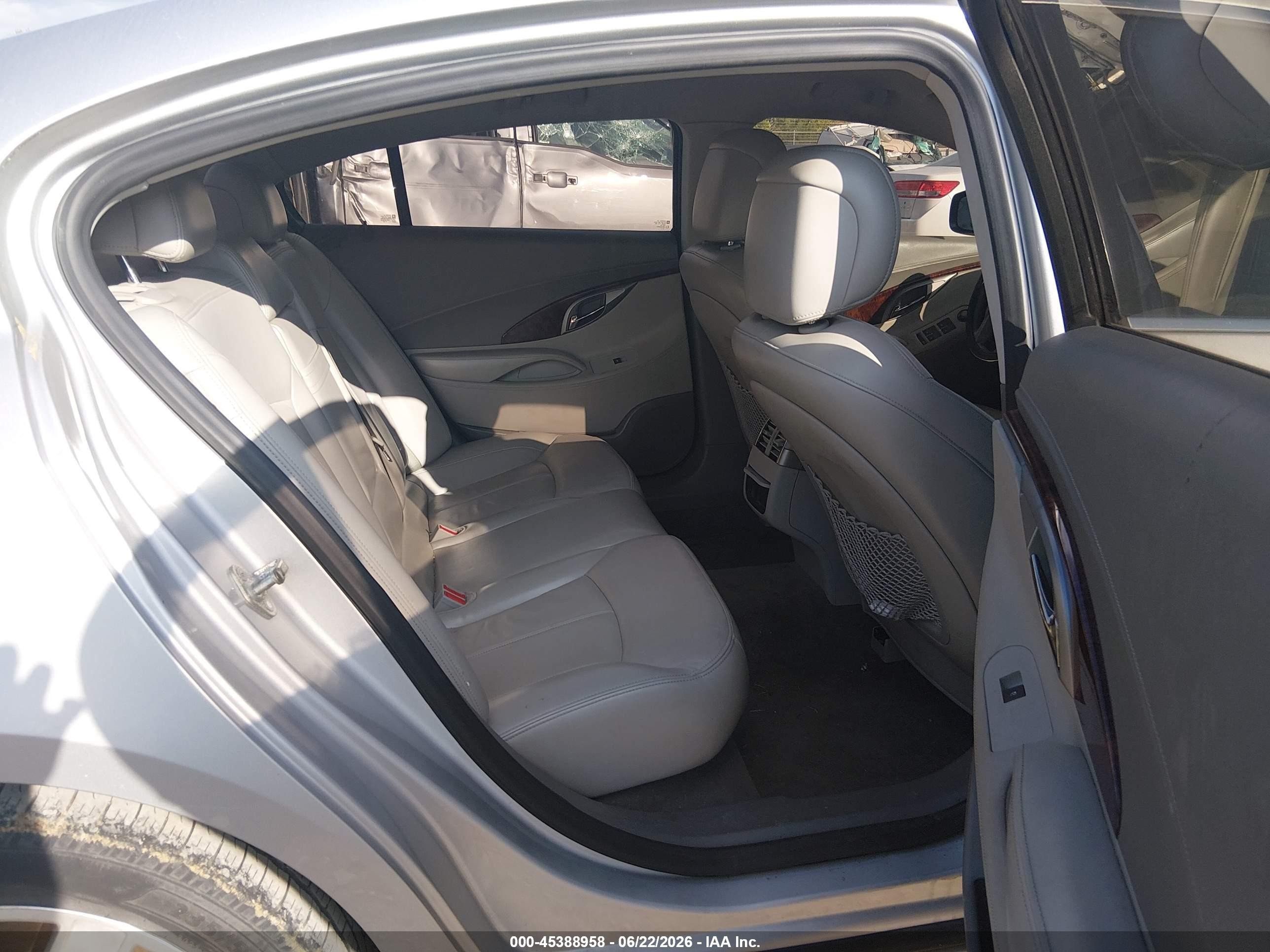 2010 Buick Lacrosse Cxl Silver vin: 1G4GC5EG1AF174307
