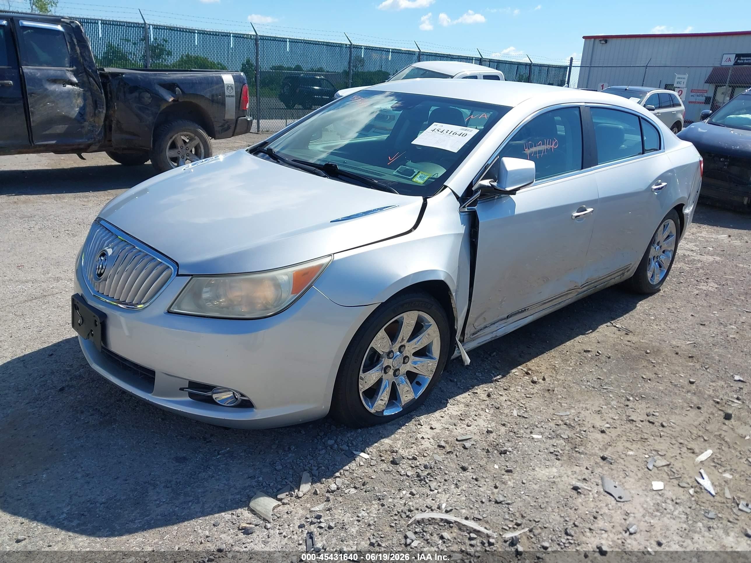 2010 Buick Lacrosse Cxl Silver vin: 1G4GC5EG2AF298649