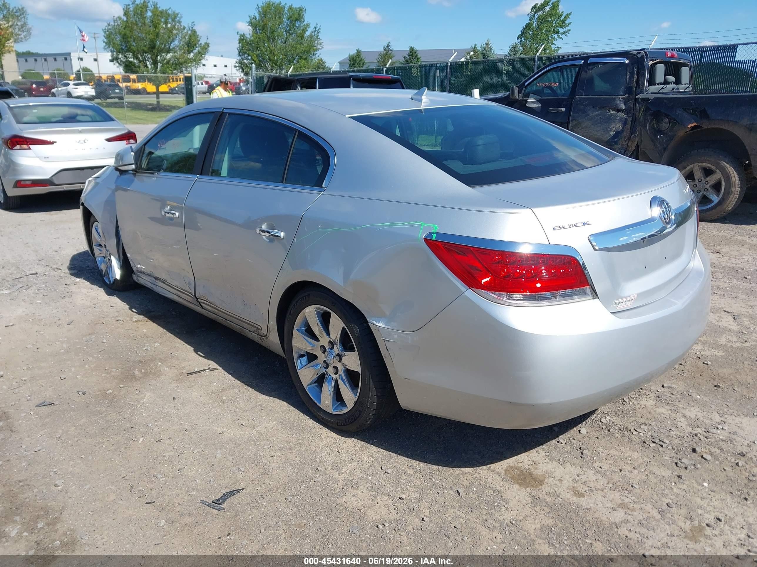2010 Buick Lacrosse Cxl Silver vin: 1G4GC5EG2AF298649