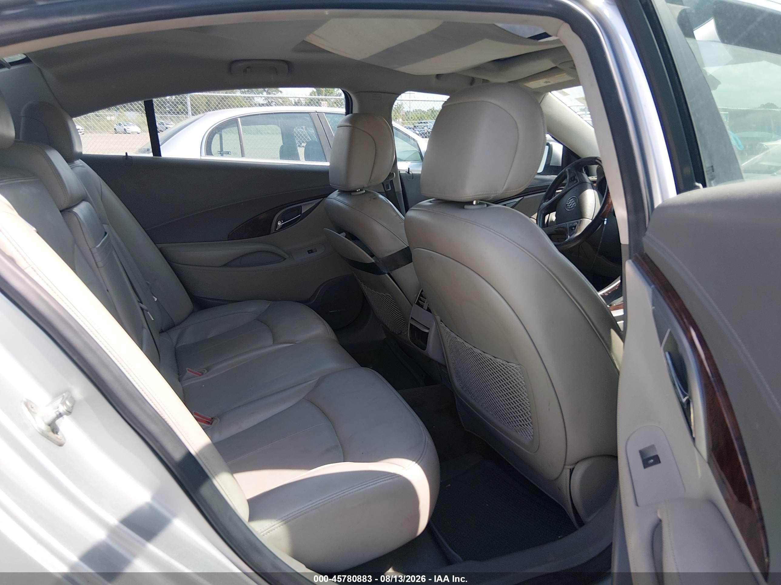 2010 Buick Lacrosse Cxl Silver vin: 1G4GC5EG3AF230070