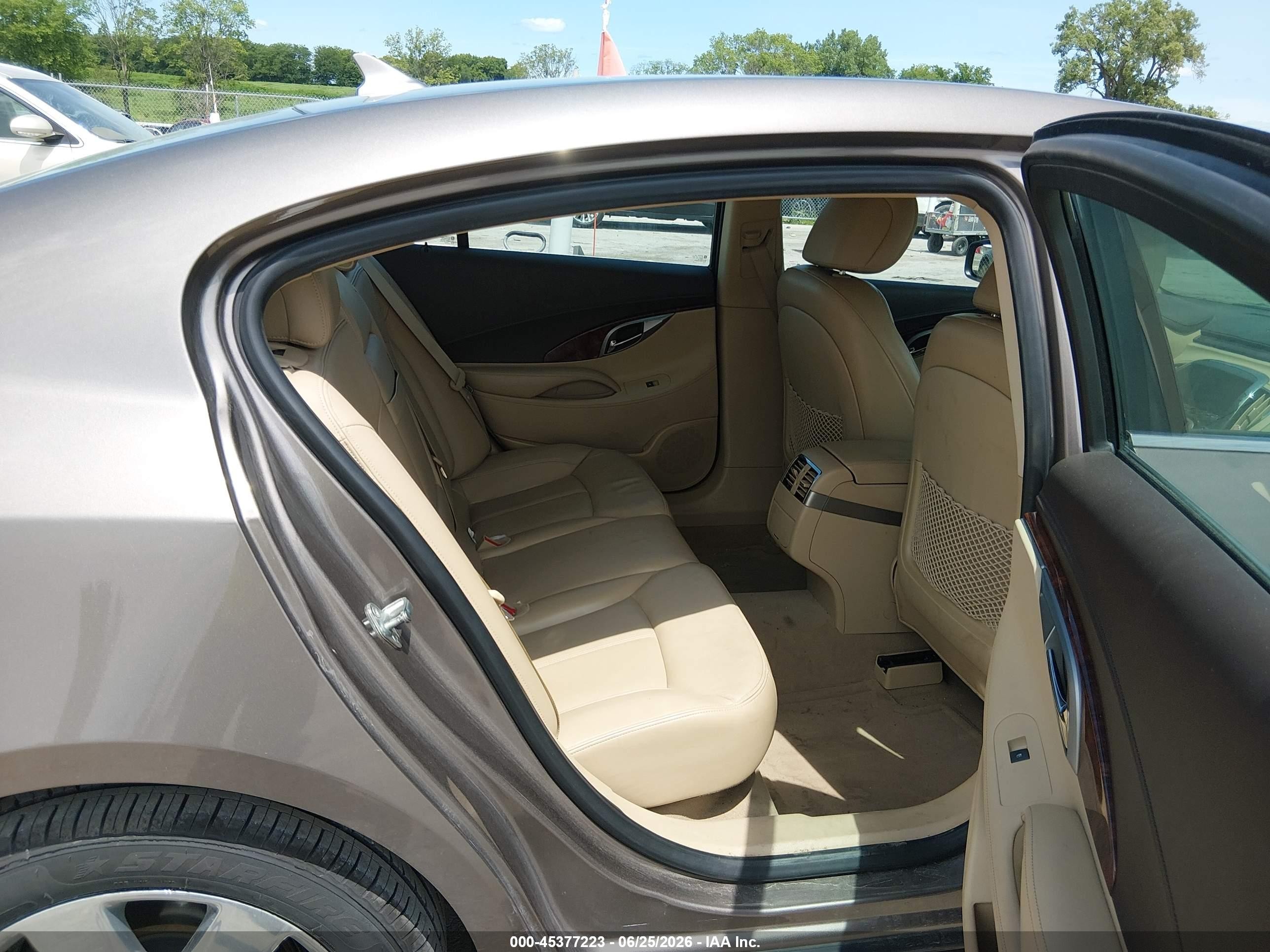2010 Buick Lacrosse Cxl Коричневый vin: 1G4GC5EG3AF281925
