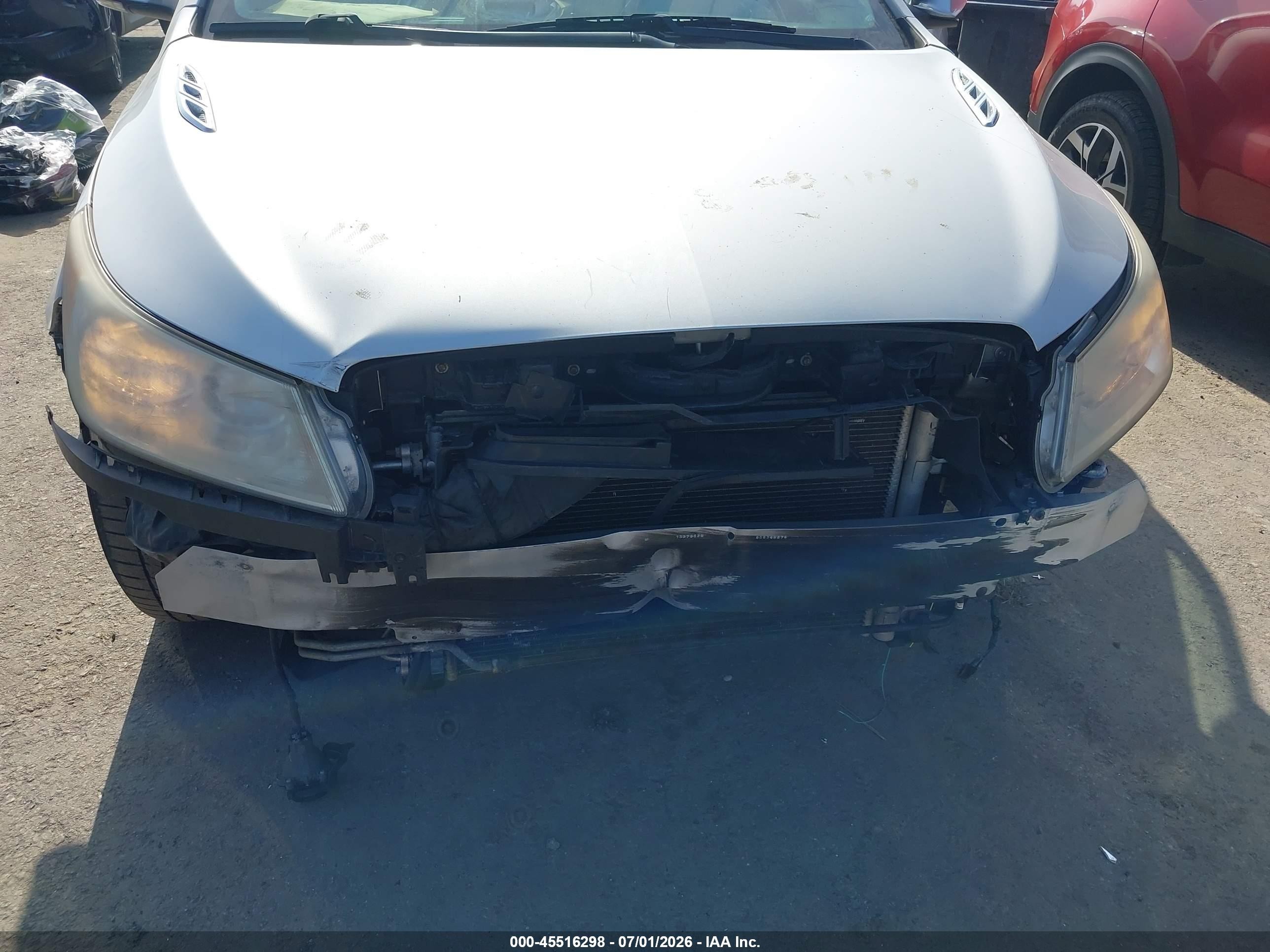 2010 Buick Lacrosse Cxl Silver vin: 1G4GC5EG4AF311398
