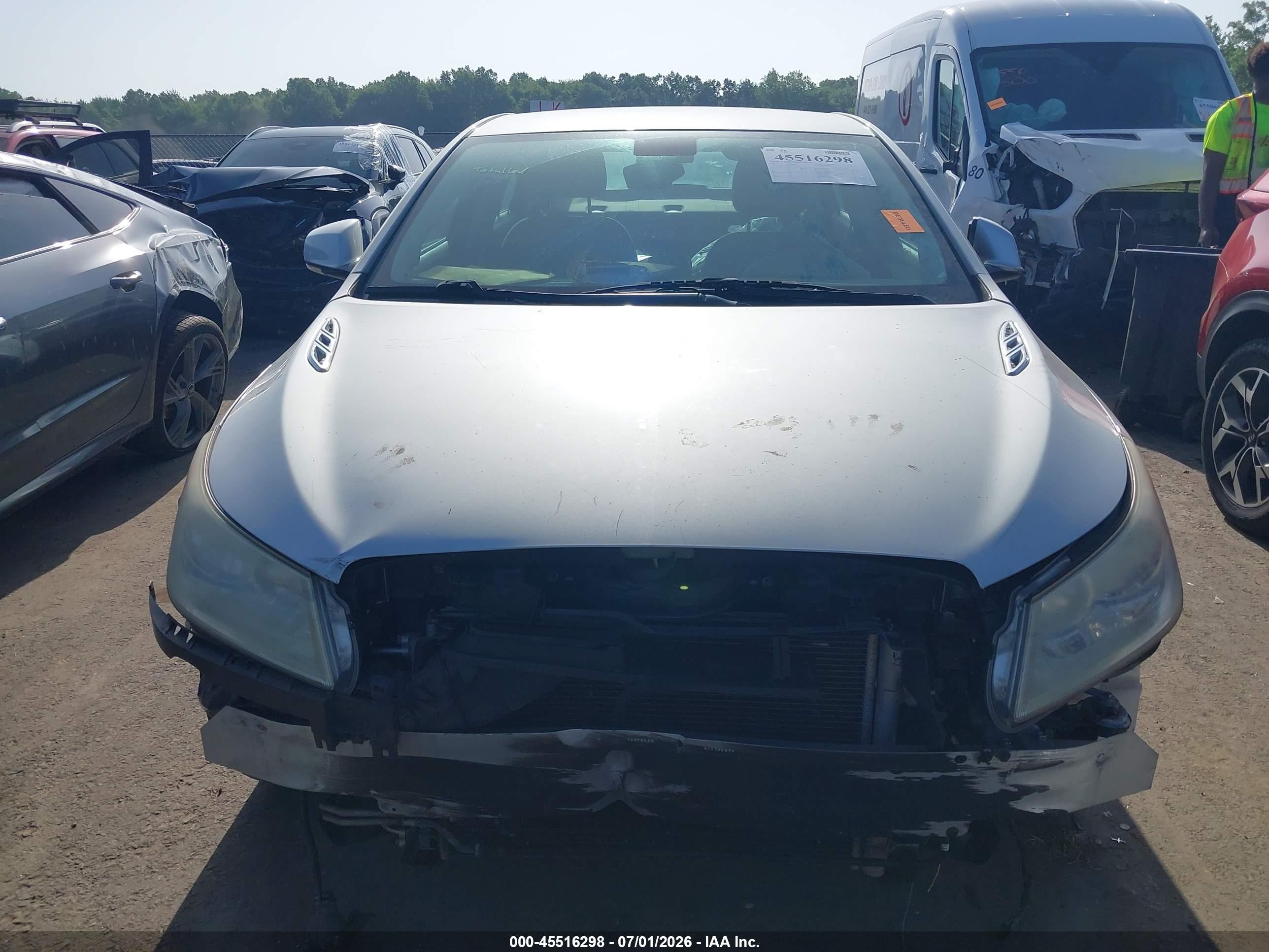2010 Buick Lacrosse Cxl Silver vin: 1G4GC5EG4AF311398