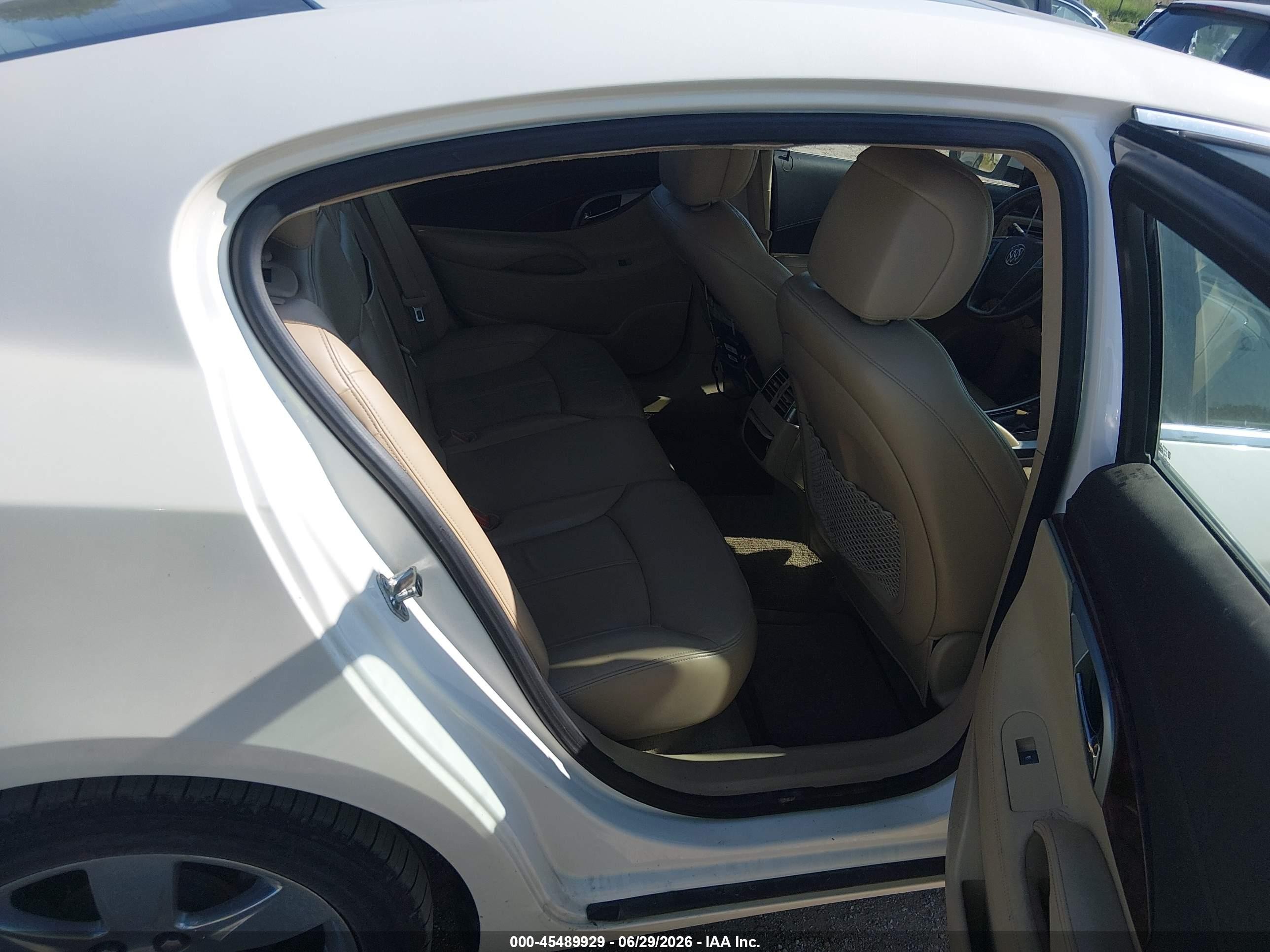 2010 Buick Lacrosse Cxl White vin: 1G4GC5EG5AF145652