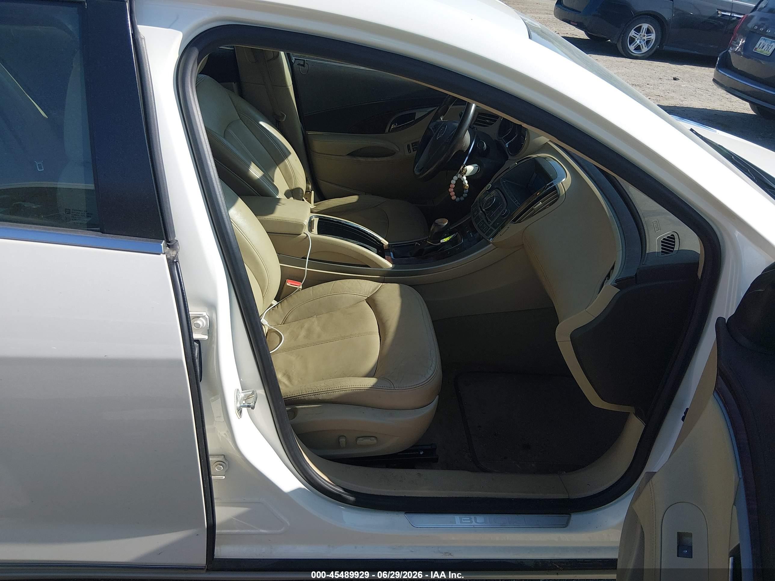 2010 Buick Lacrosse Cxl White vin: 1G4GC5EG5AF145652