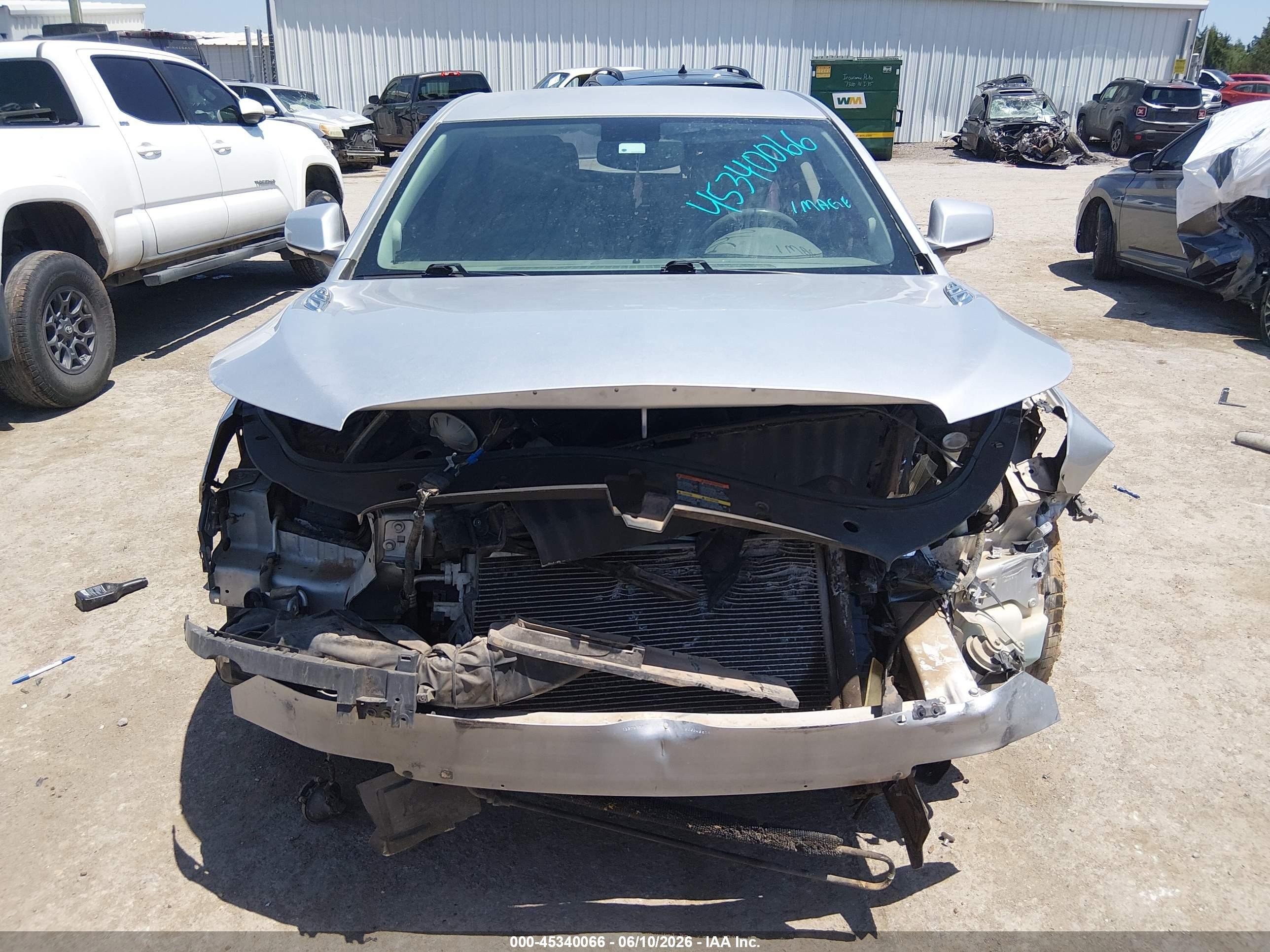 2010 Buick Lacrosse Cxl Silver vin: 1G4GC5EG5AF202061
