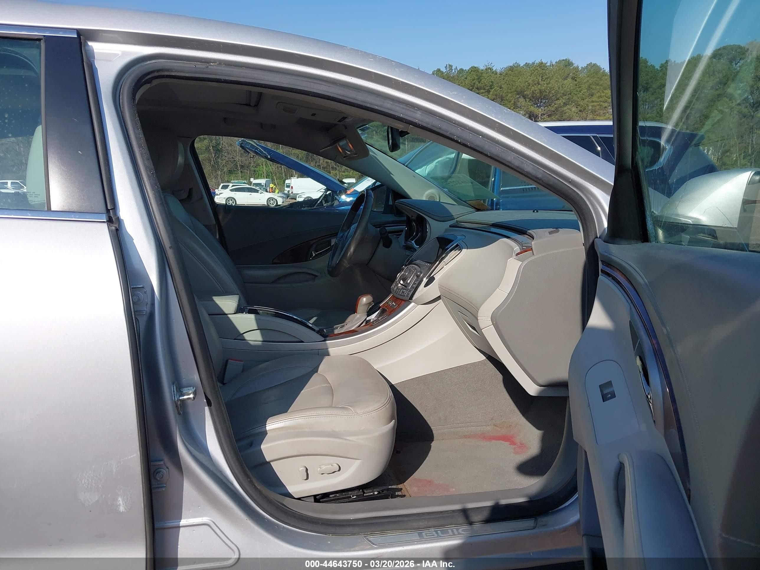 2010 Buick Lacrosse Cxl Silver vin: 1G4GC5EG6AF137754