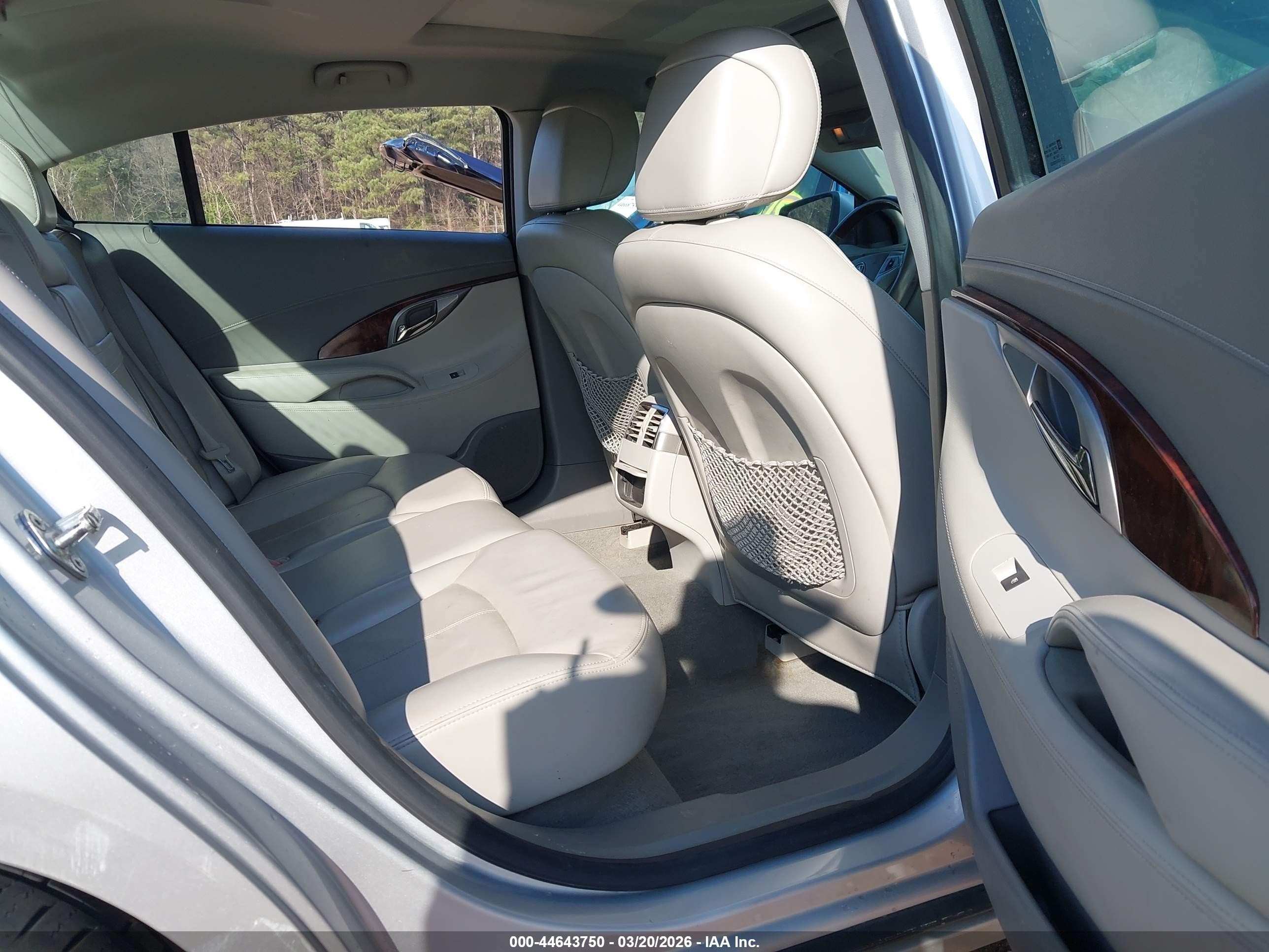 2010 Buick Lacrosse Cxl Silver vin: 1G4GC5EG6AF137754