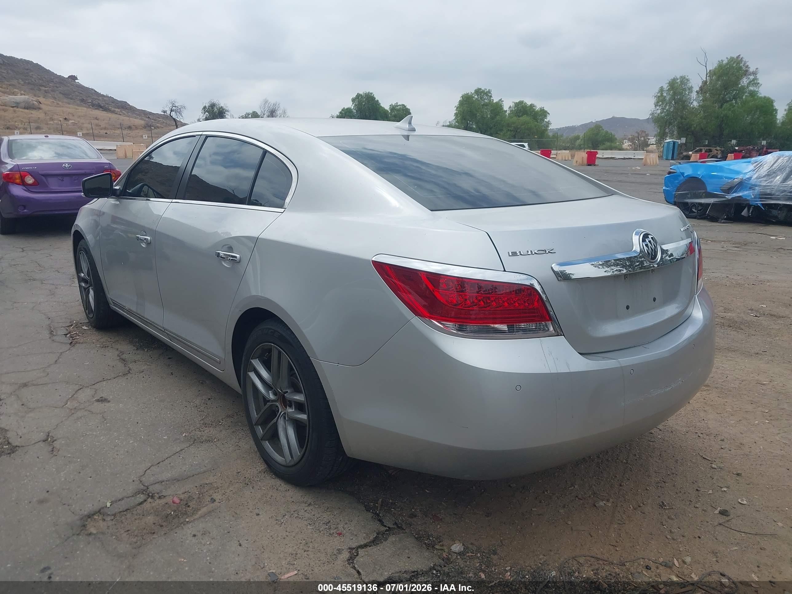 2010 Buick Lacrosse Cxl Silver vin: 1G4GC5EG8AF138002