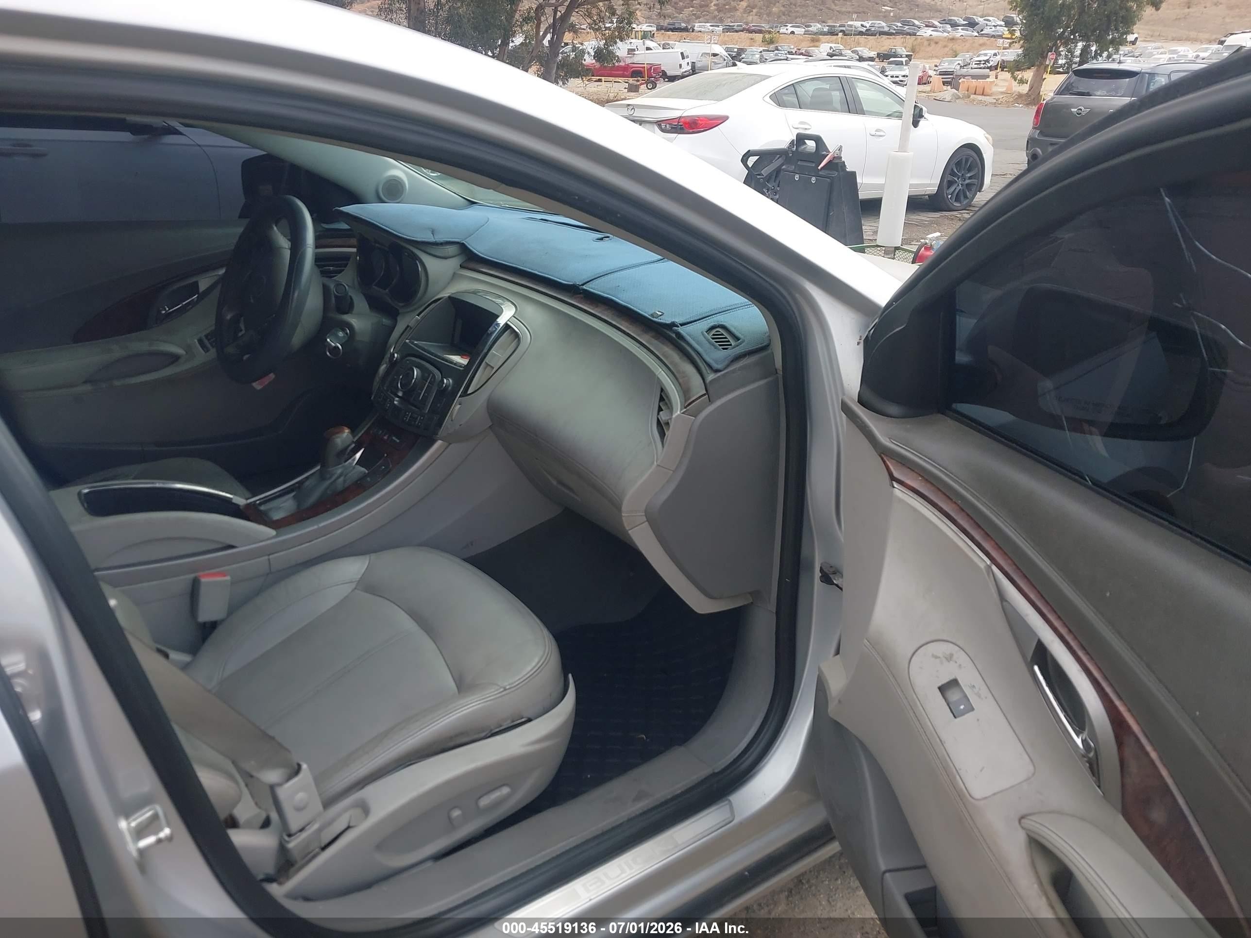 2010 Buick Lacrosse Cxl Silver vin: 1G4GC5EG8AF138002