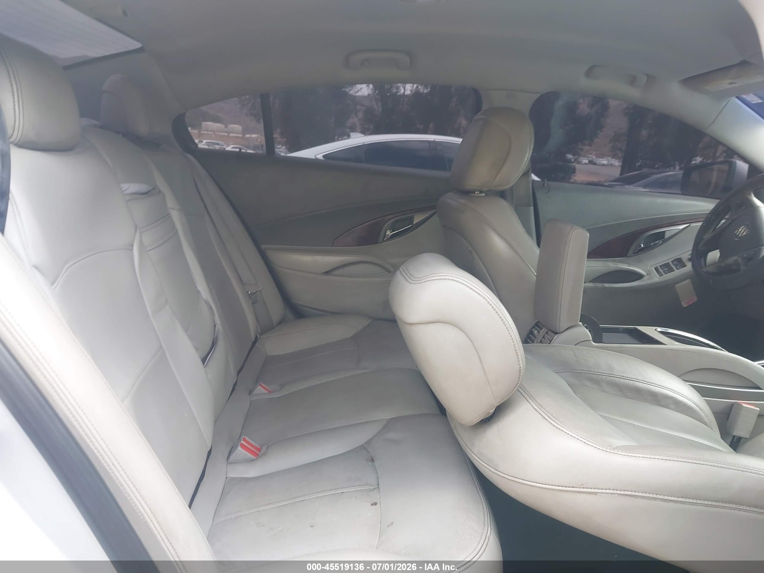 2010 Buick Lacrosse Cxl Silver vin: 1G4GC5EG8AF138002