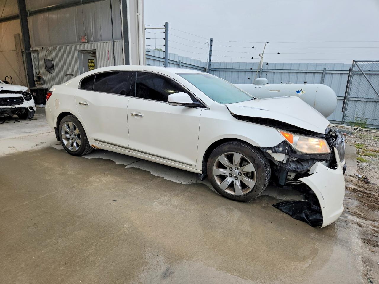 2010 Buick Lacrosse Cxl White vin: 1G4GC5EG9AF136159