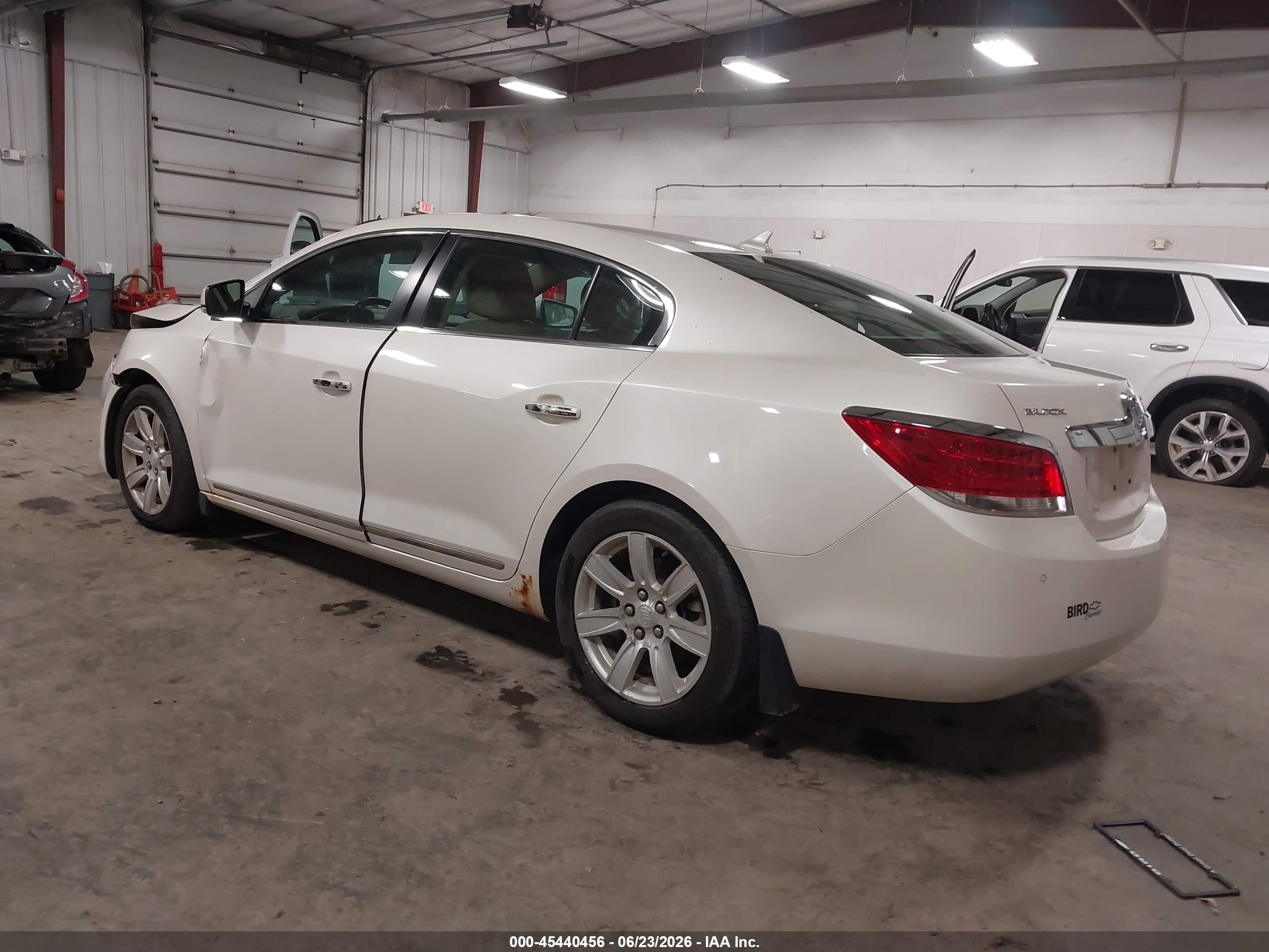 2010 Buick Lacrosse Cxl White vin: 1G4GC5EGXAF229966