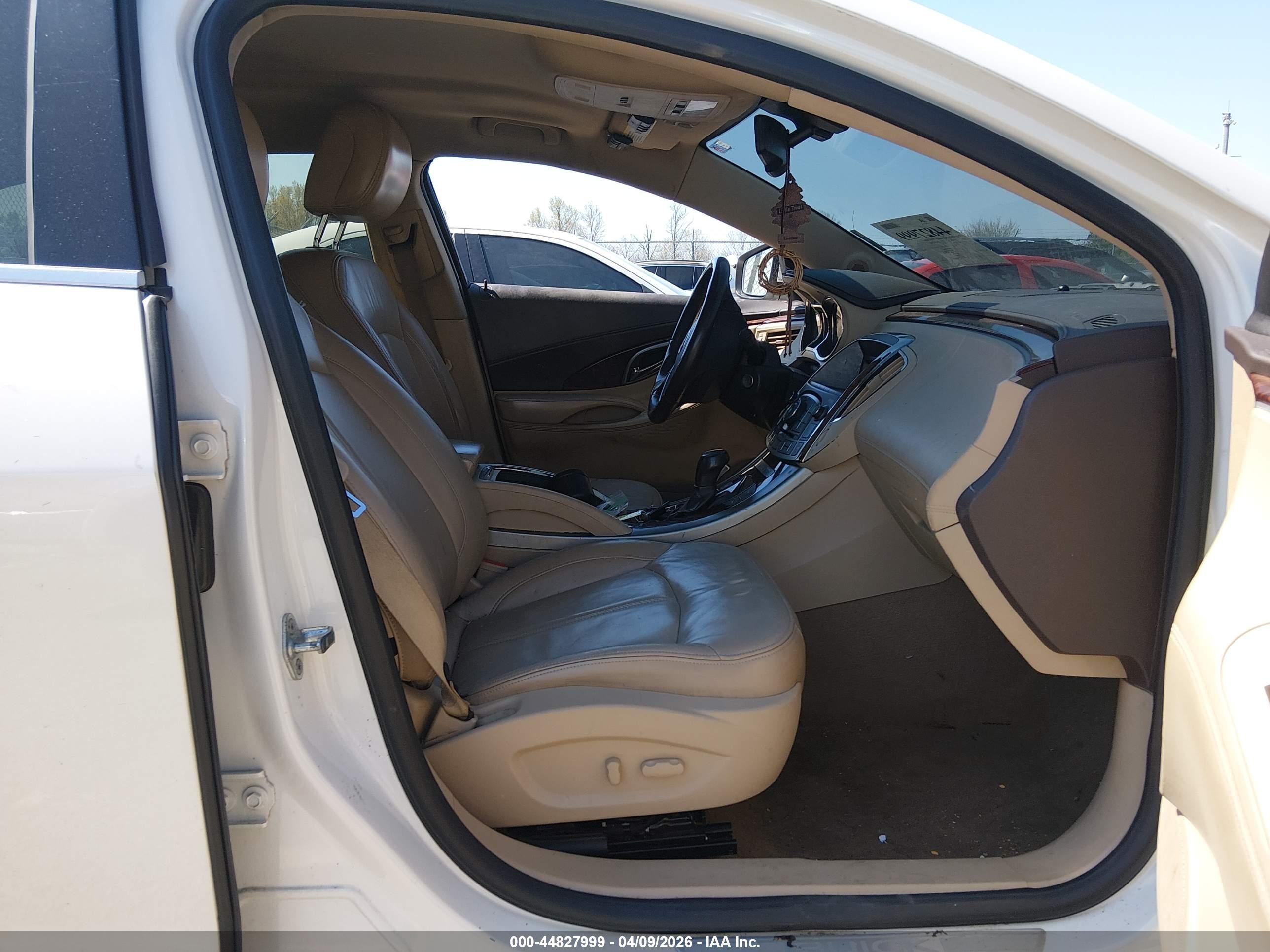 2010 Buick Lacrosse Cxl White vin: 1G4GC5EGXAF320994