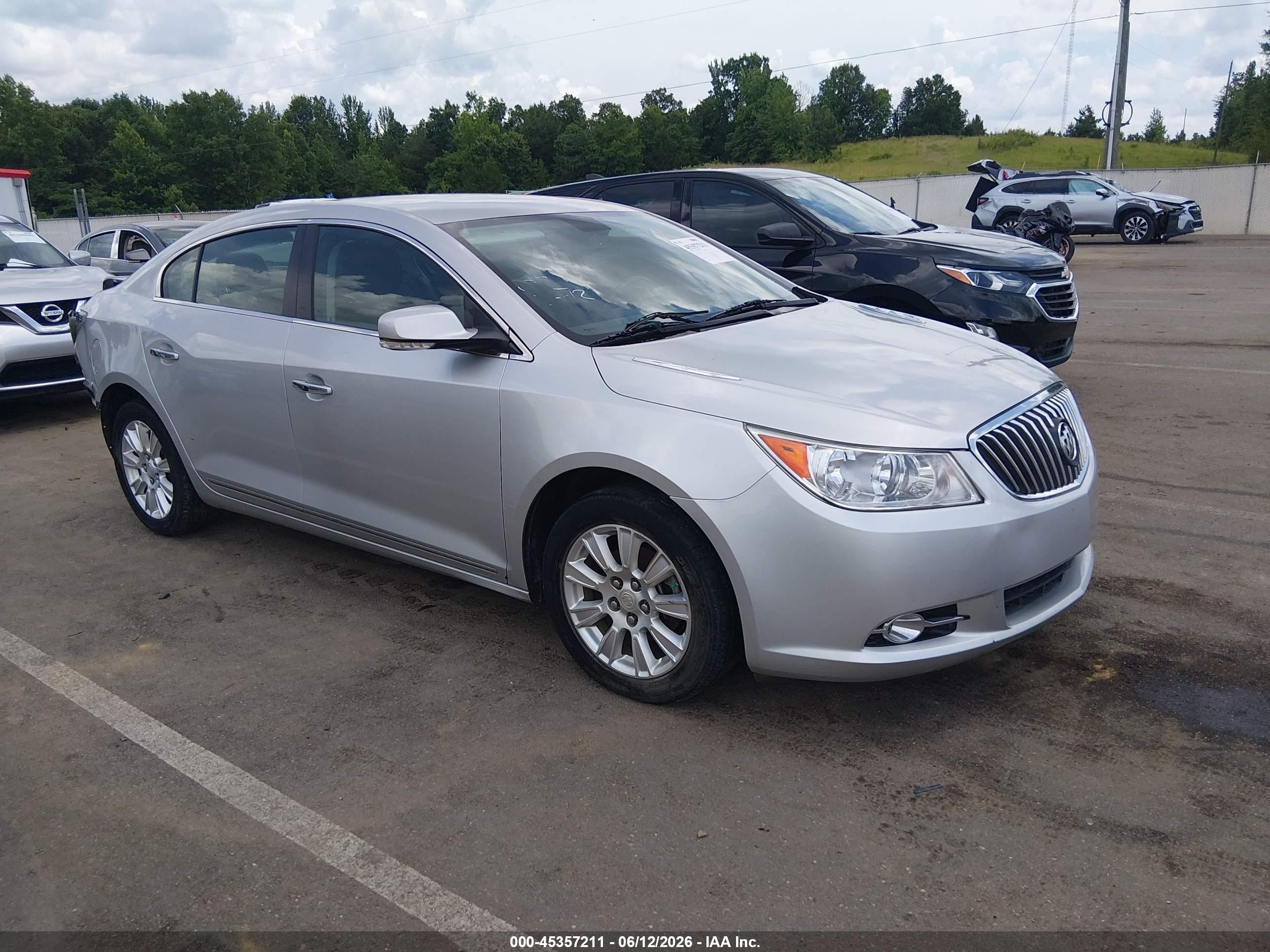 2013 Buick Lacrosse Leather Group Silver vin: 1G4GC5ER0DF123936