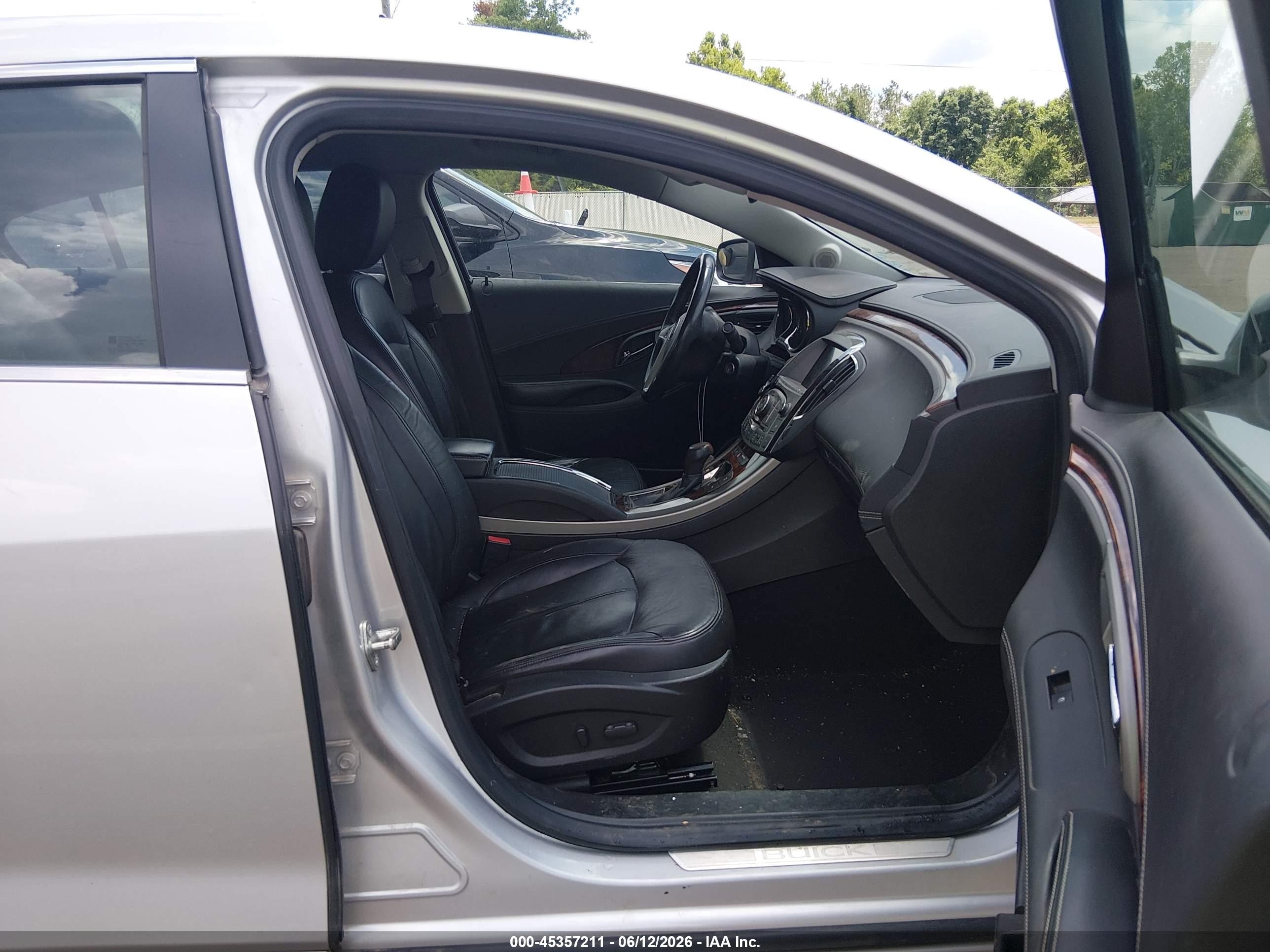 2013 Buick Lacrosse Leather Group Silver vin: 1G4GC5ER0DF123936