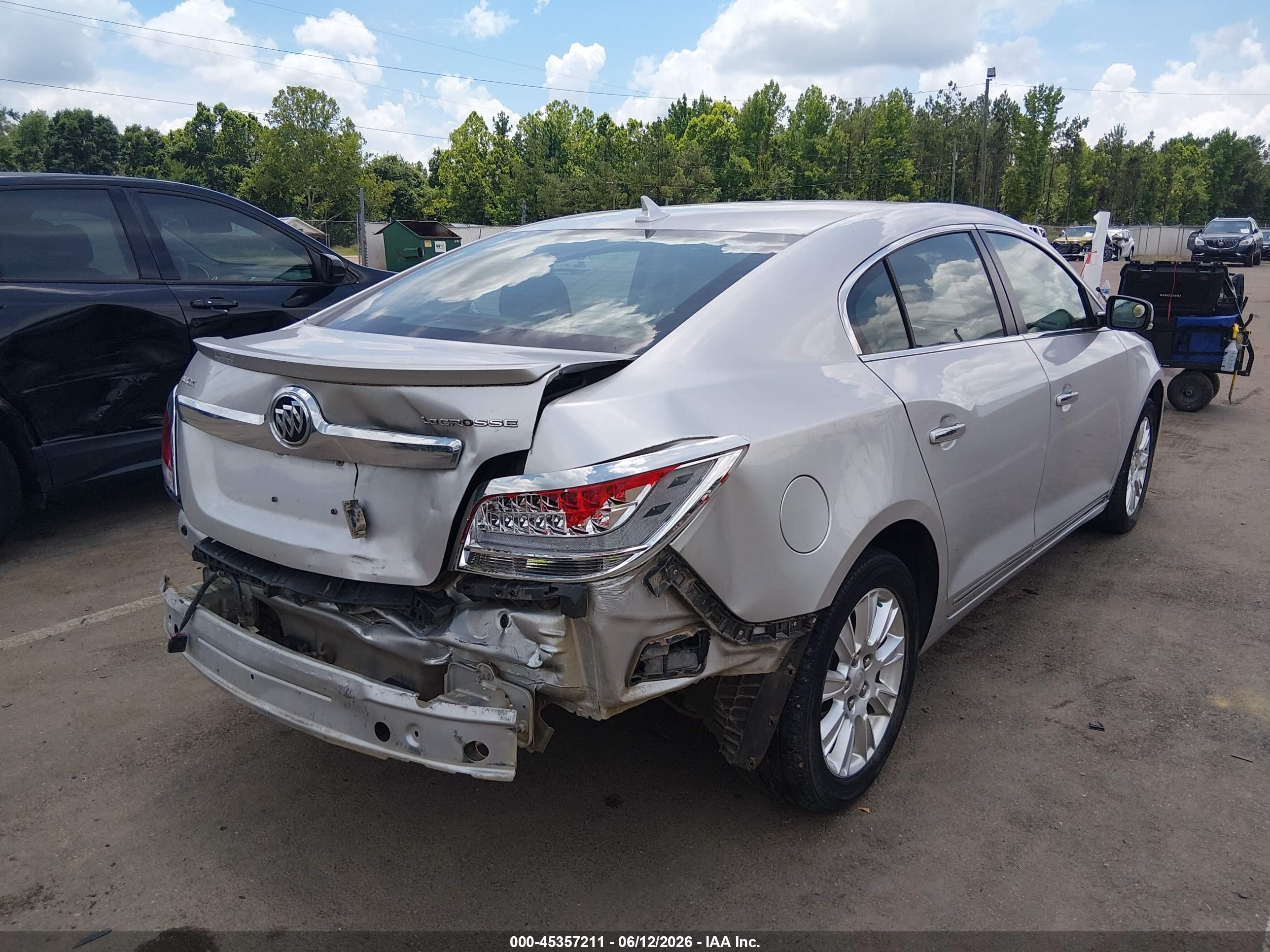 2013 Buick Lacrosse Leather Group Silver vin: 1G4GC5ER0DF123936